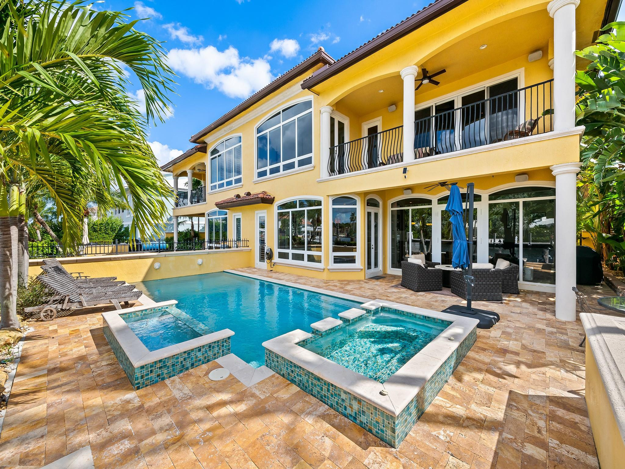 2637 NE 28th Court