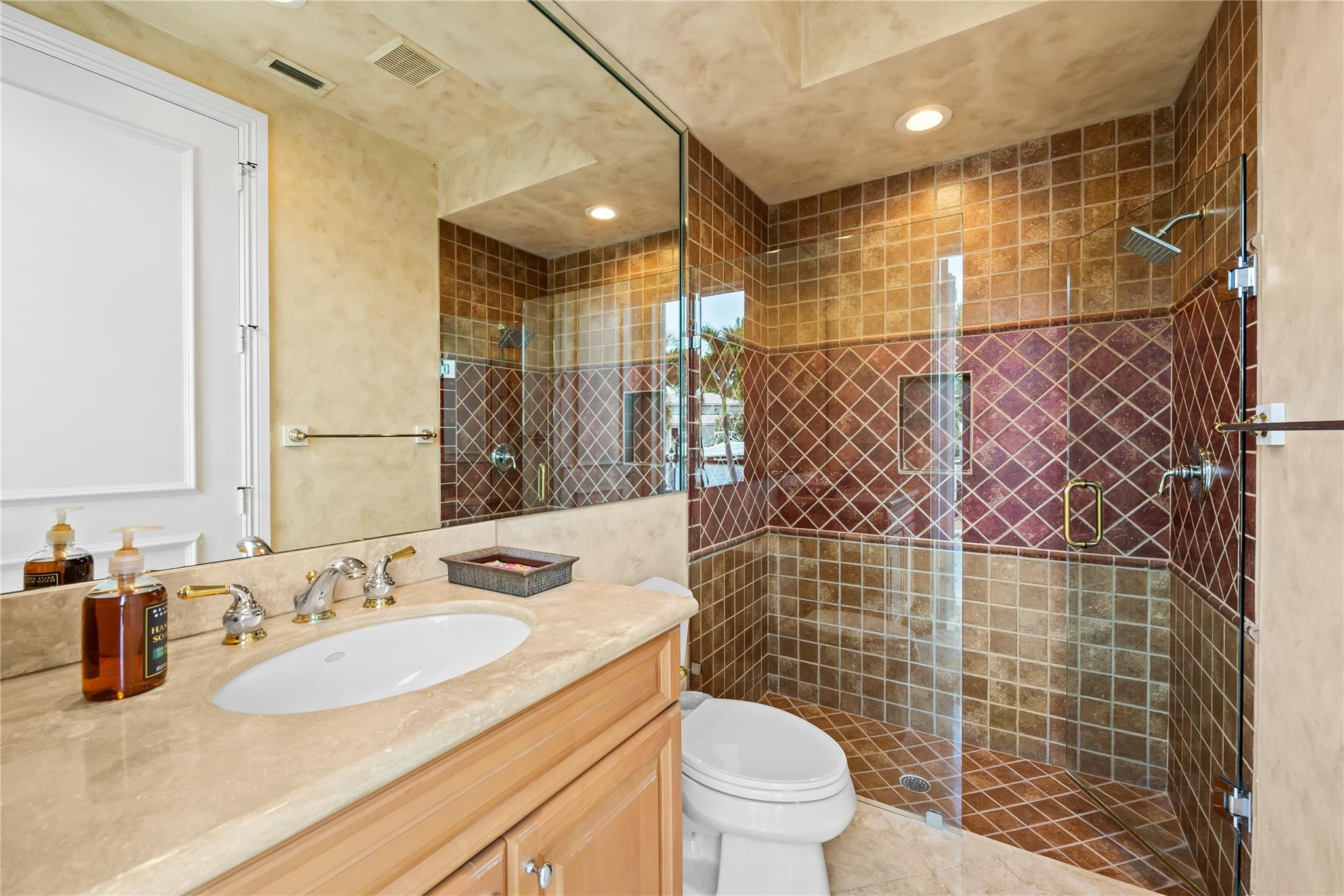 2637 NE 28th Court