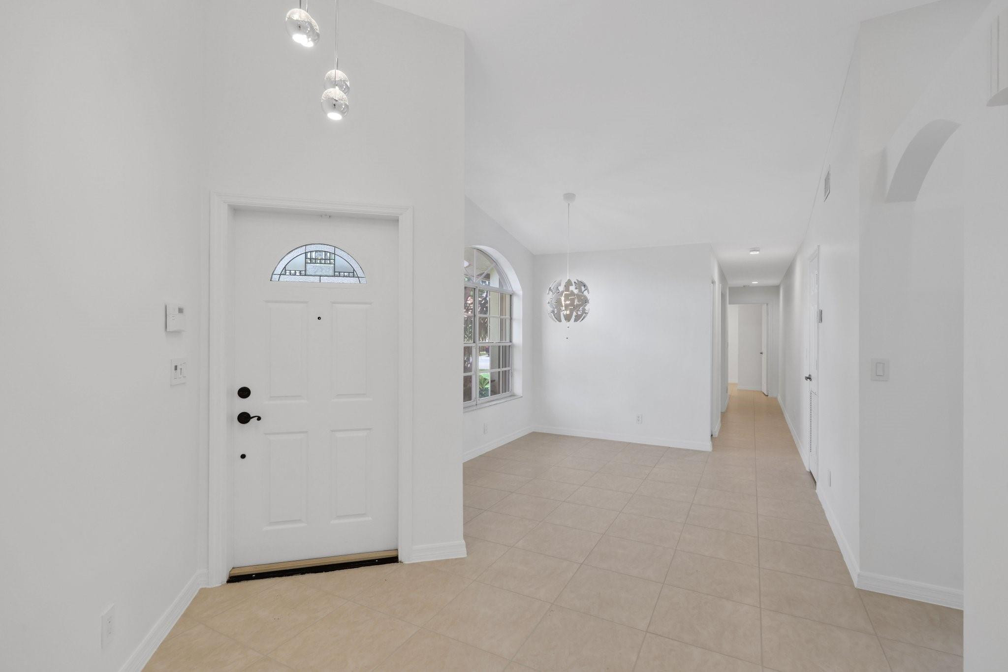 6171 Floral Lakes Drive