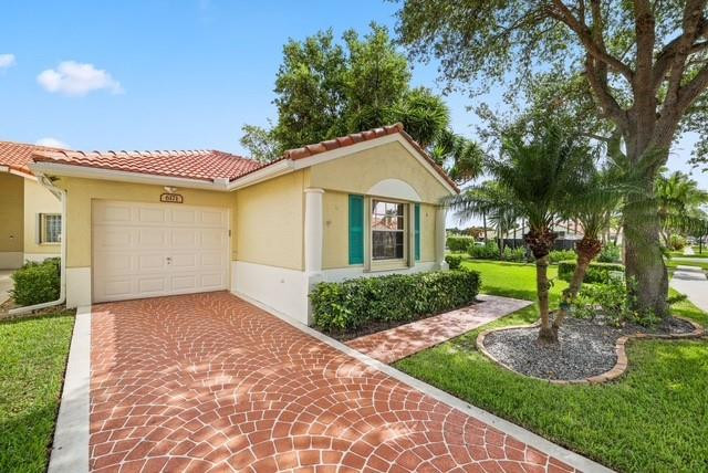 6171 Floral Lakes Drive
