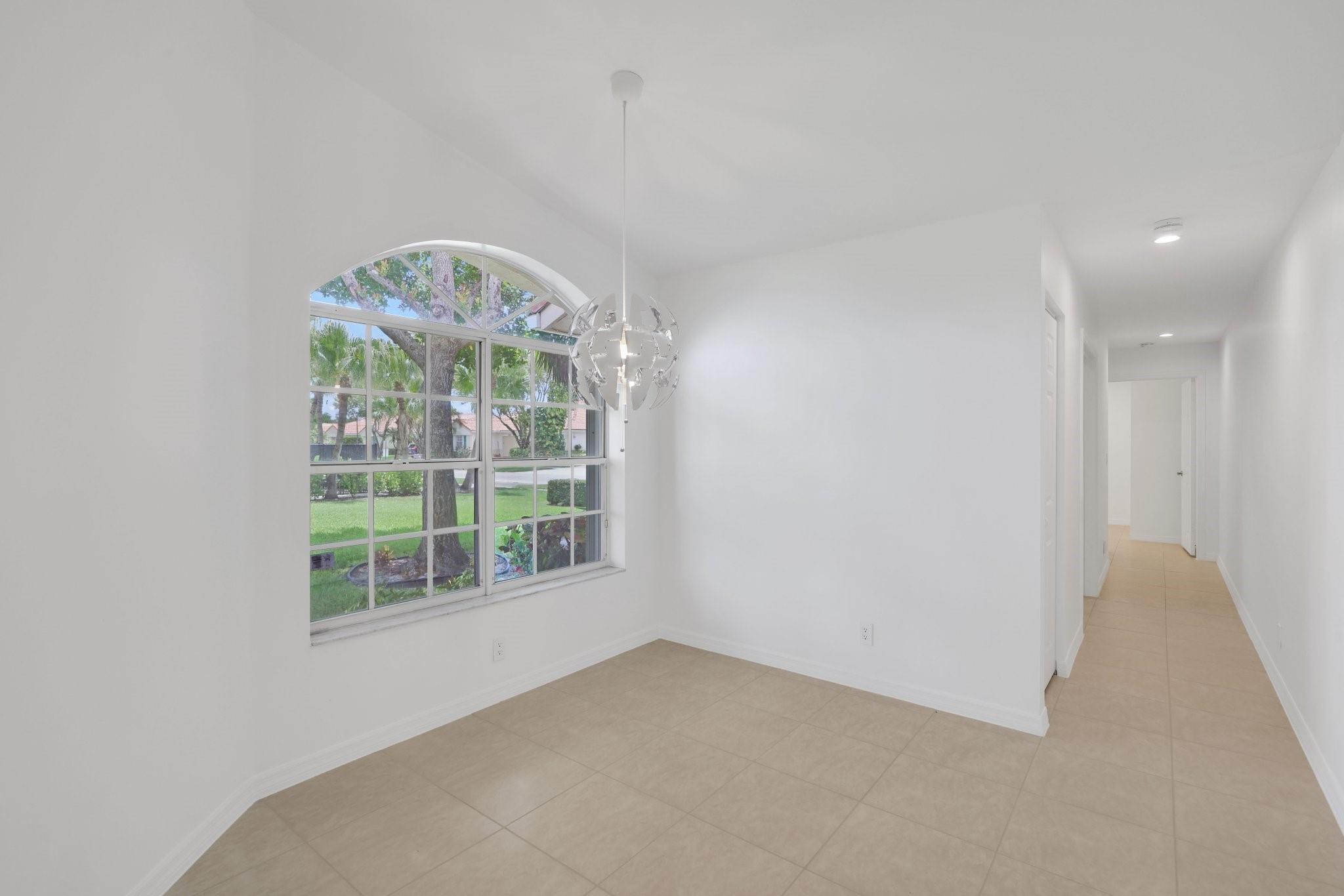 6171 Floral Lakes Drive