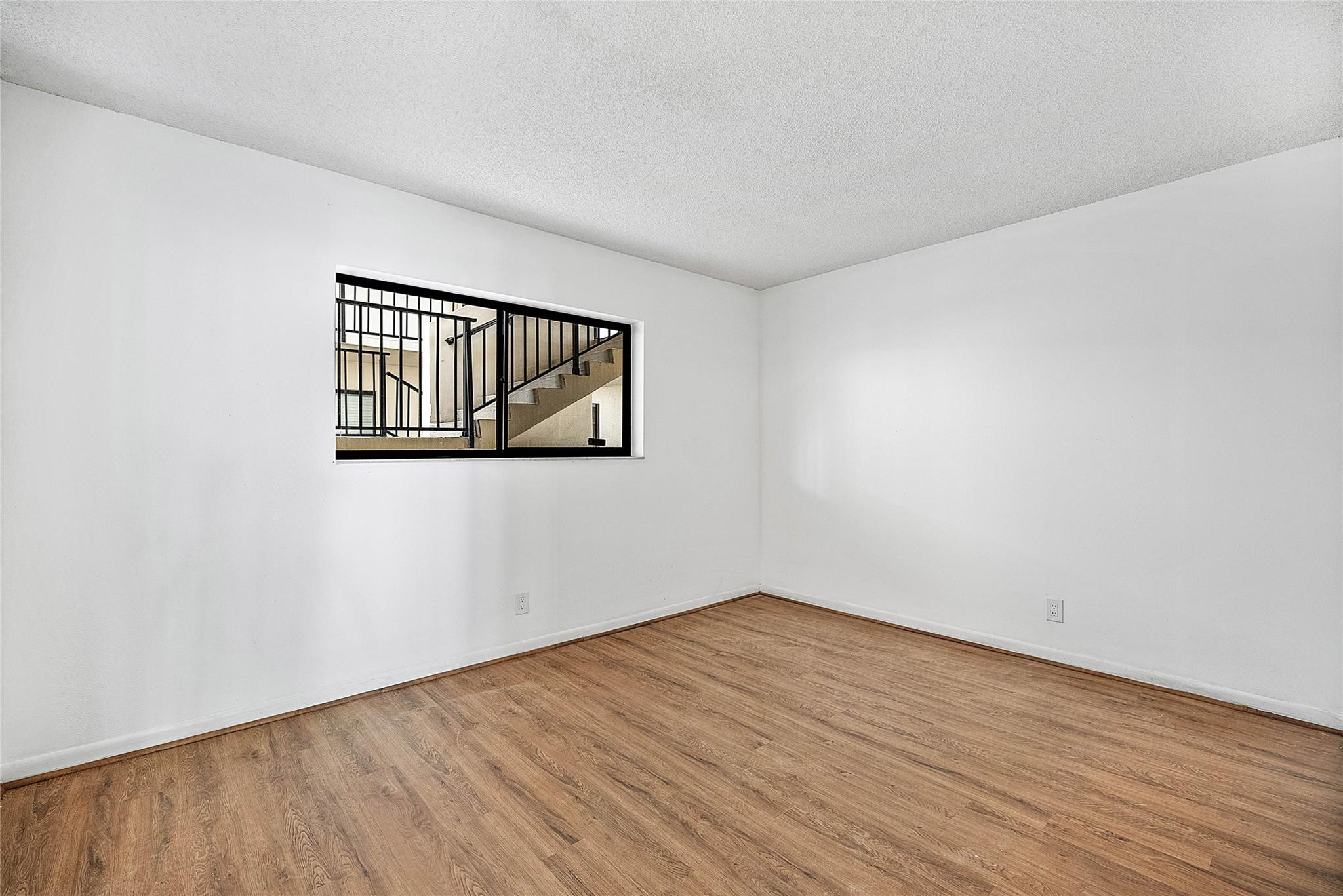 5280 Las Verdes Circle 202