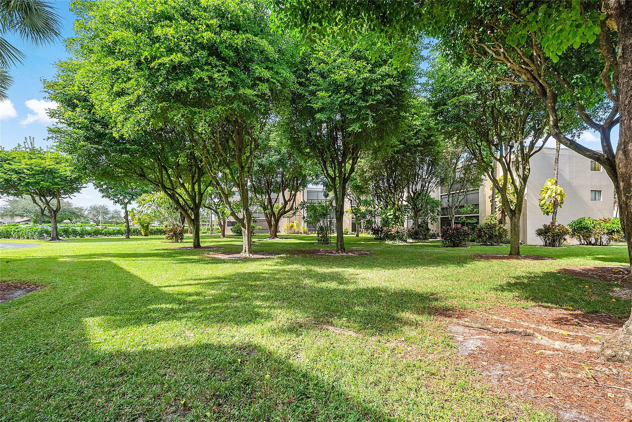 5280 Las Verdes Circle 202