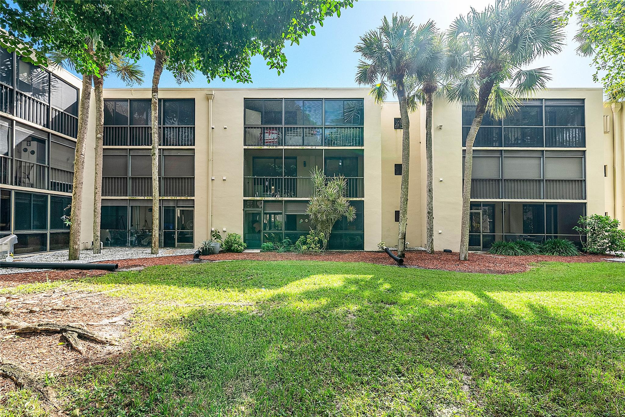 5280 Las Verdes Circle 202