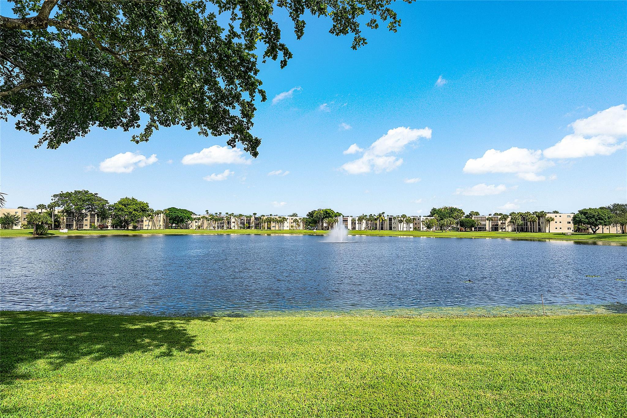 5280 Las Verdes Circle 202