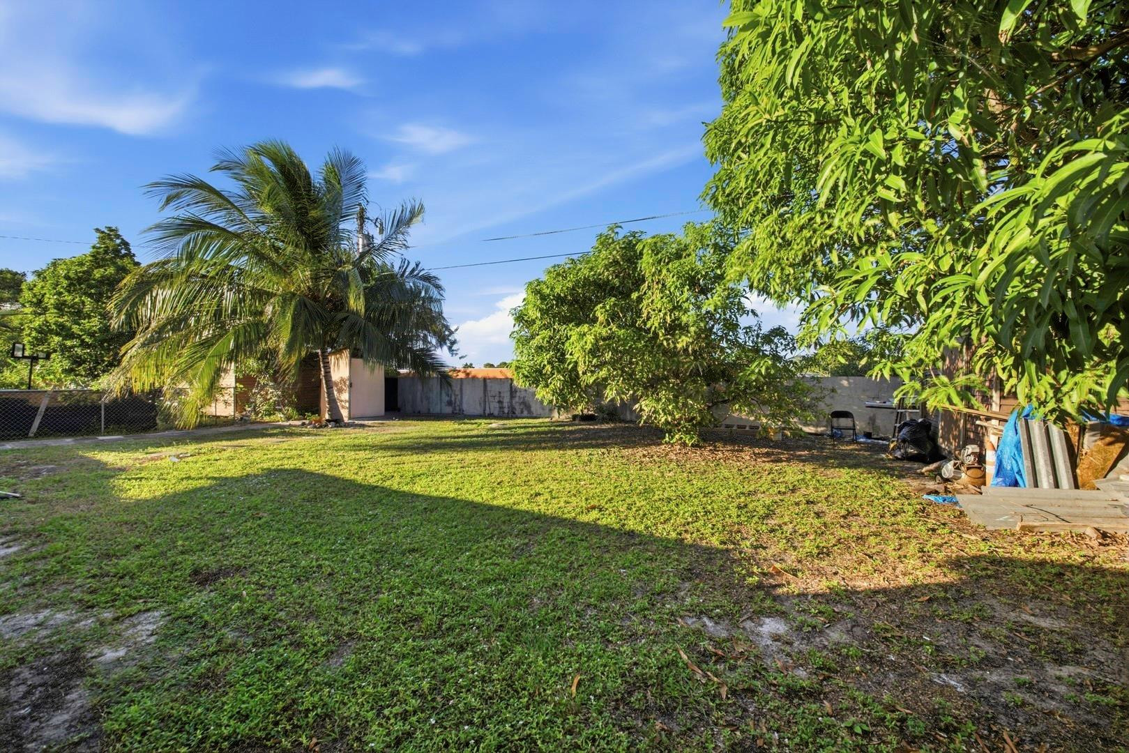 561 NE 38th Street