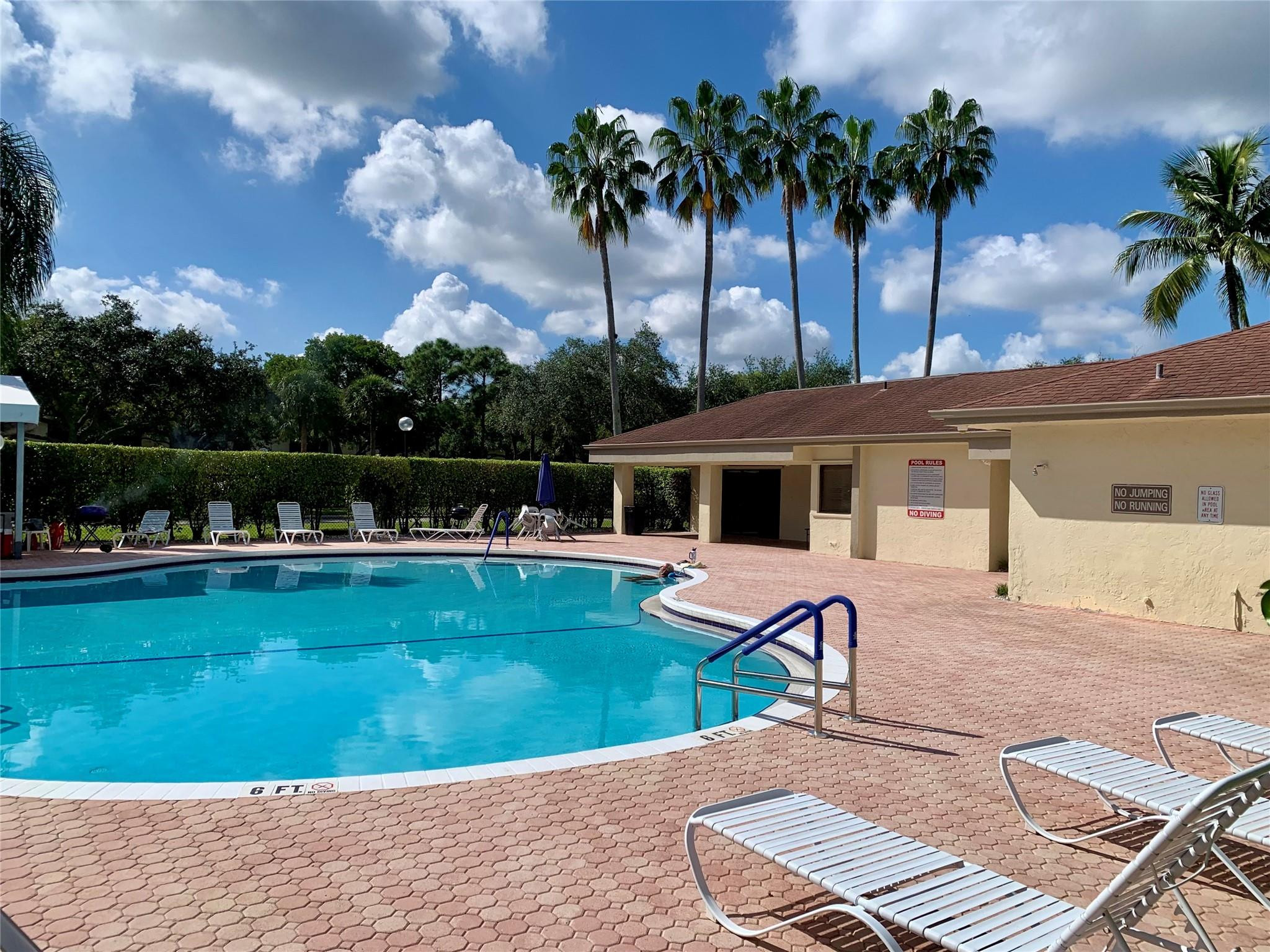 2907 Carambola Circle 201