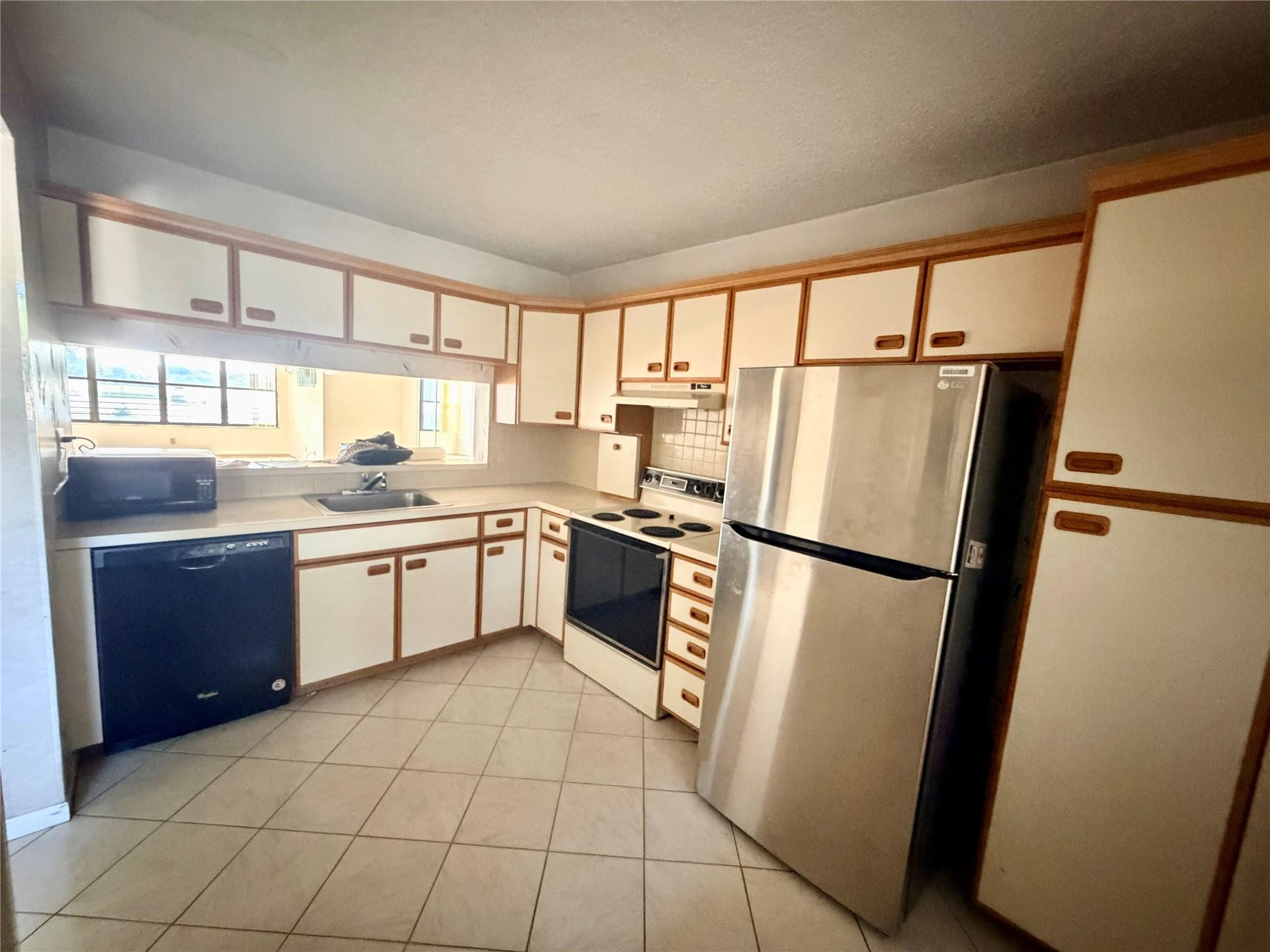 2907 Carambola Circle 201