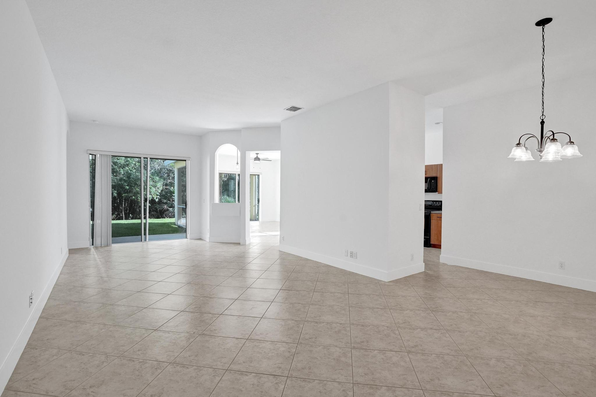 118 NW Pleasant Grove Way, Port St. Lucie