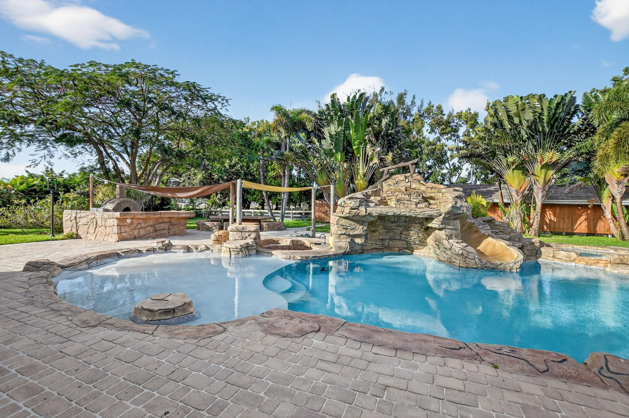 8233 Stagecoach Lane