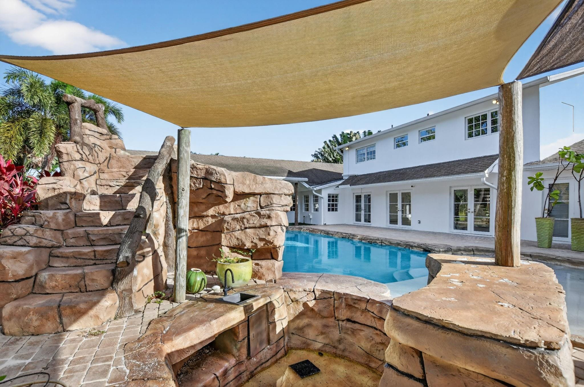 8233 Stagecoach Lane