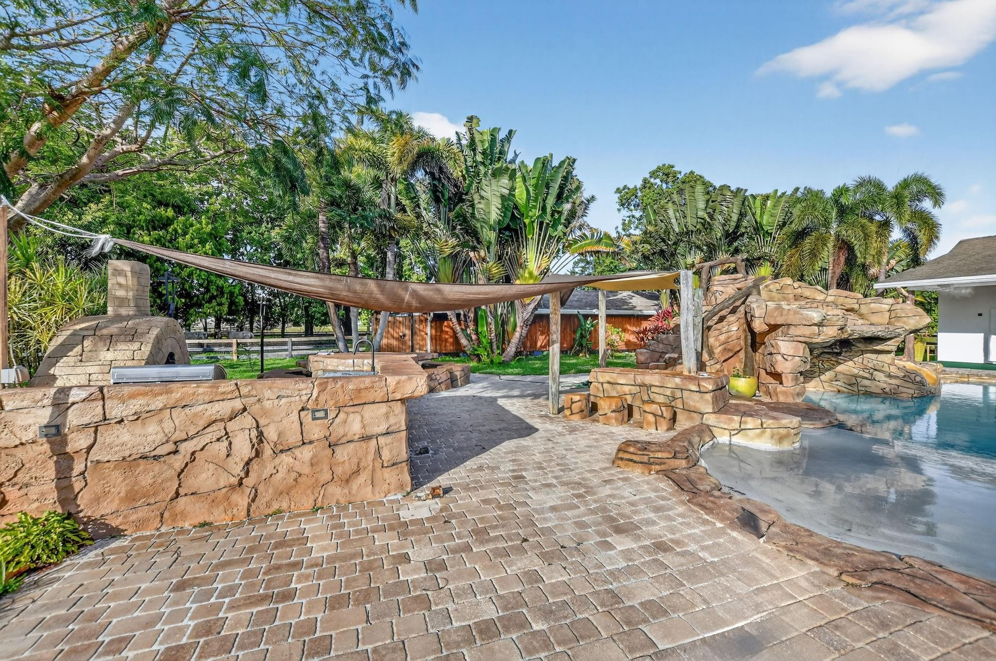 8233 Stagecoach Lane