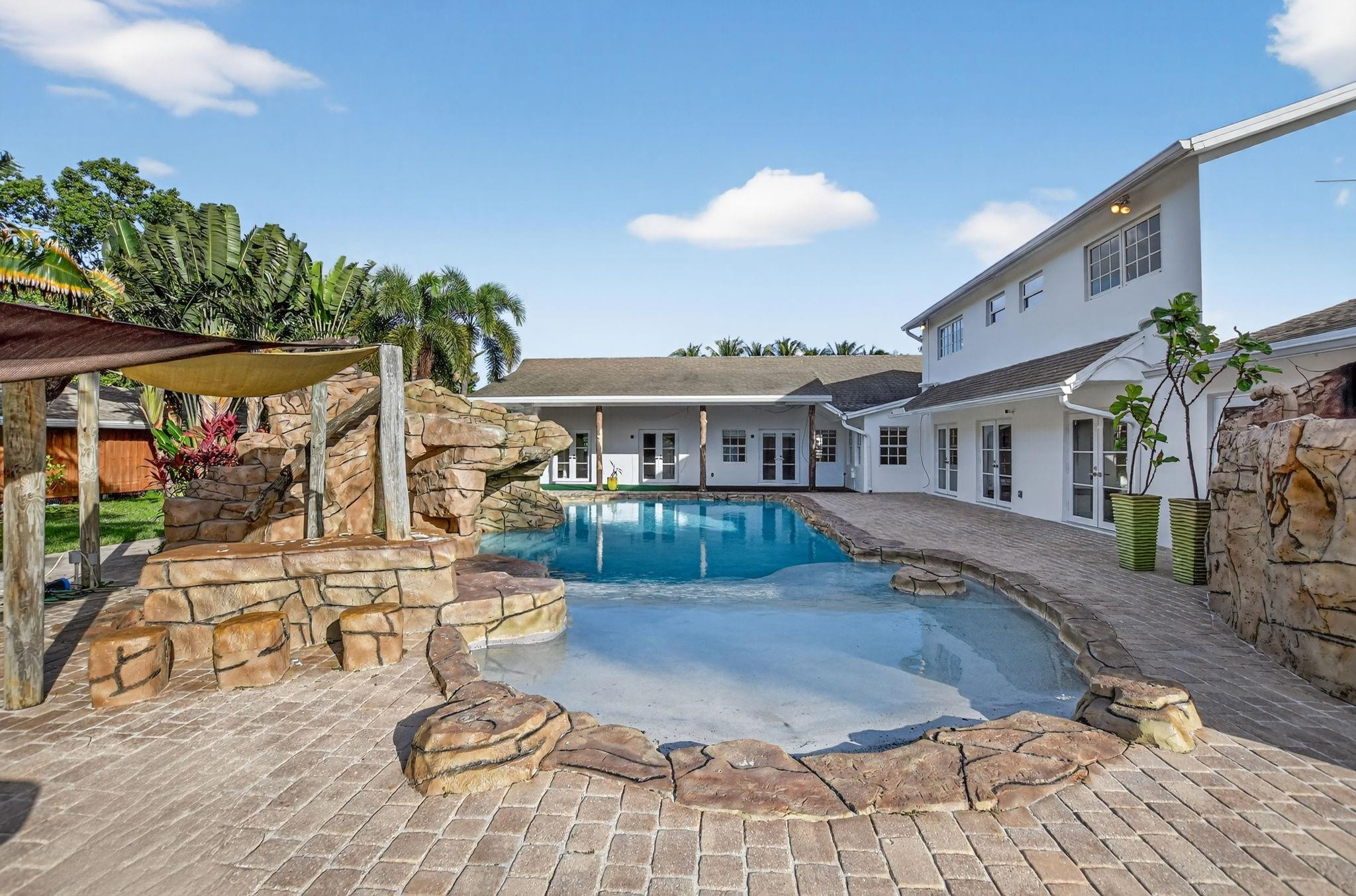 8233 Stagecoach Lane