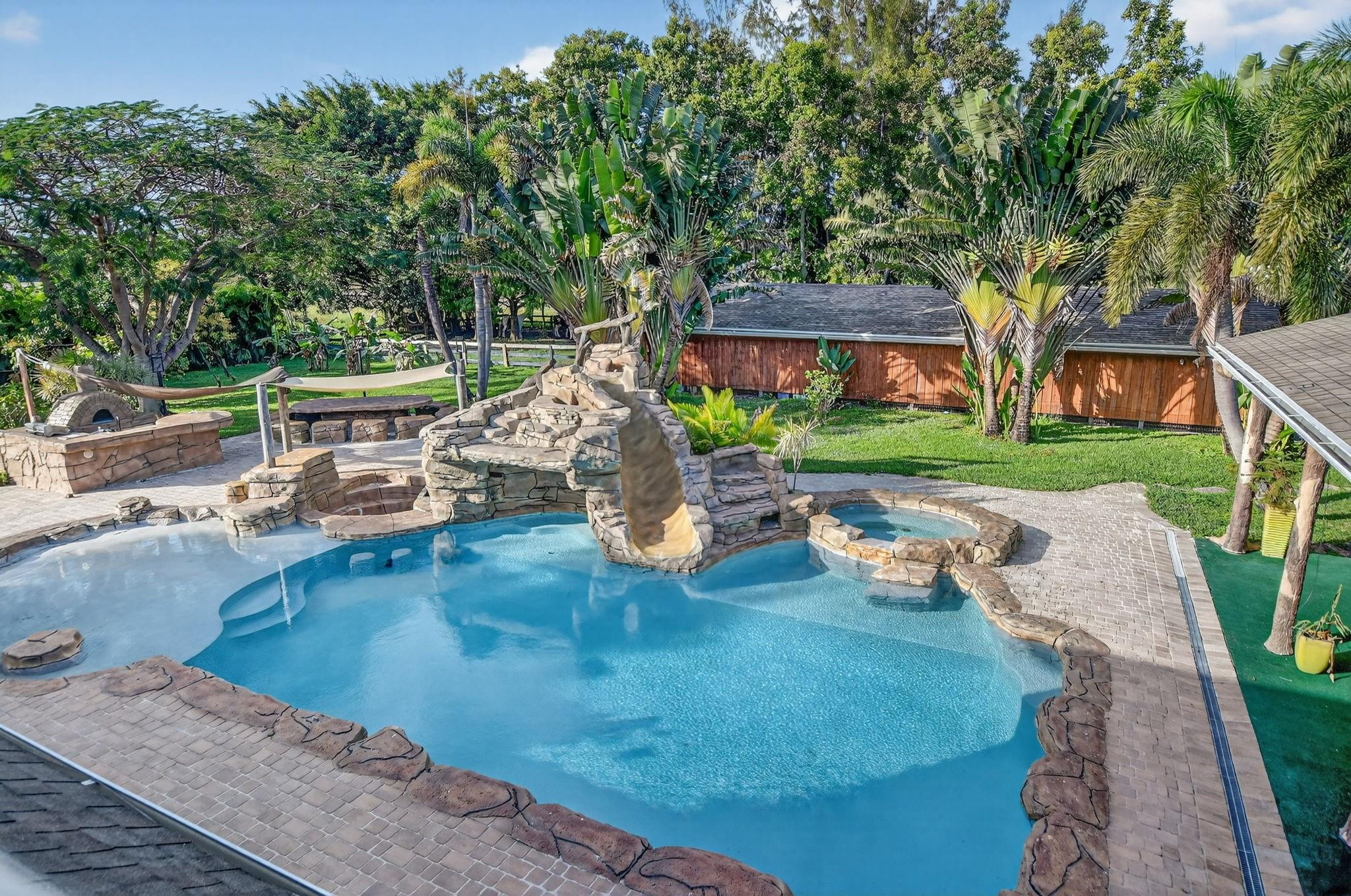 8233 Stagecoach Lane