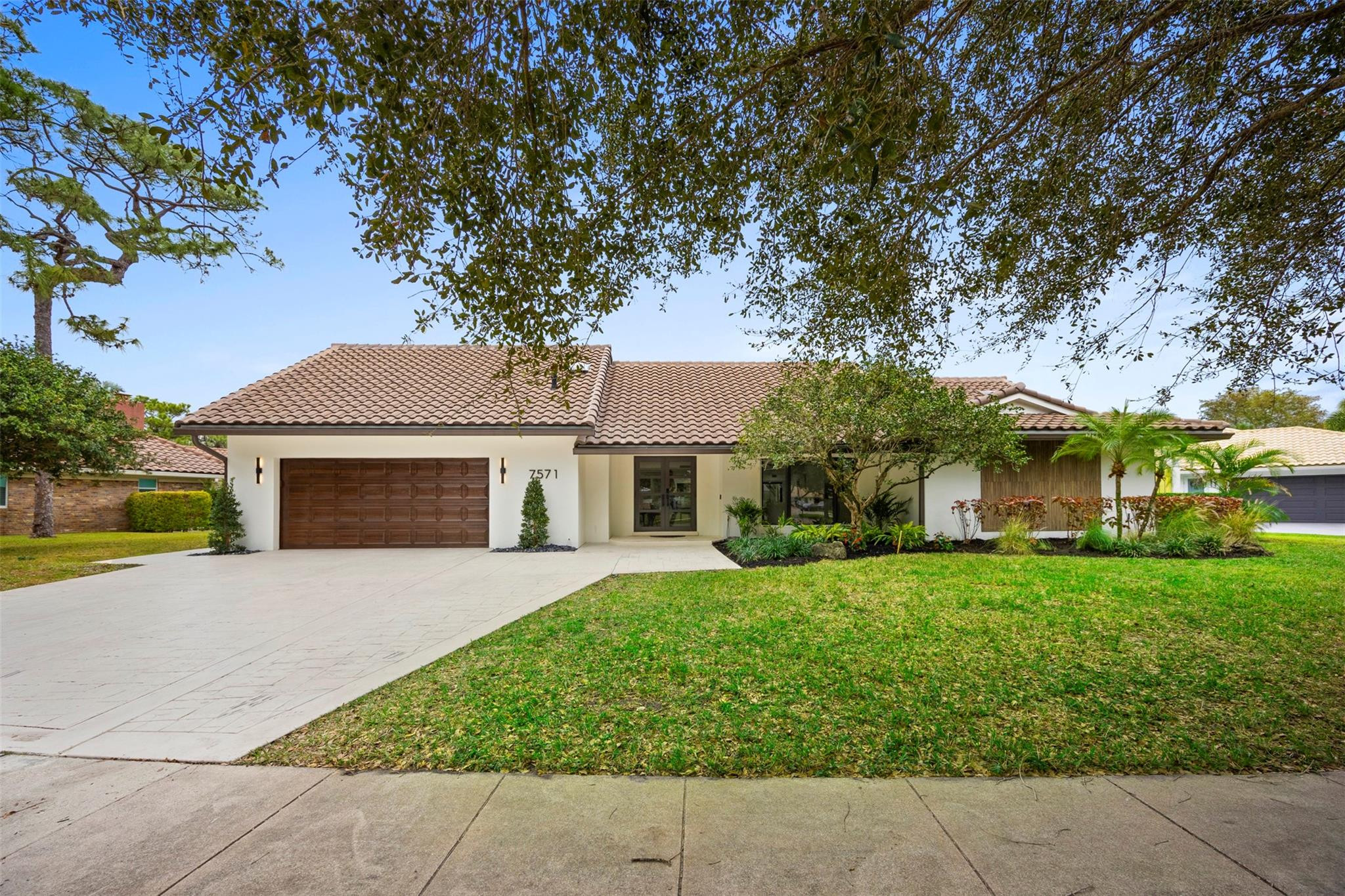 7571 Estrella Circle