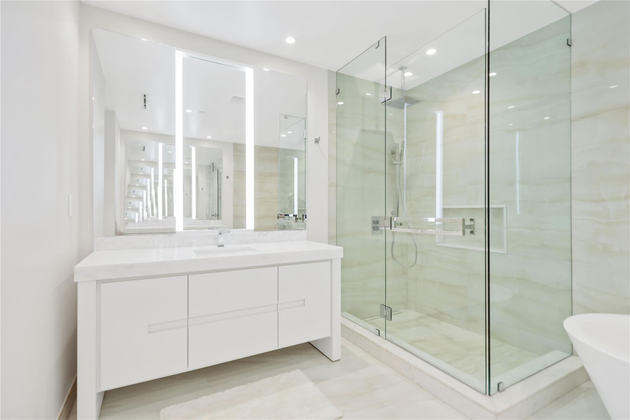 220 SE Mizner 314