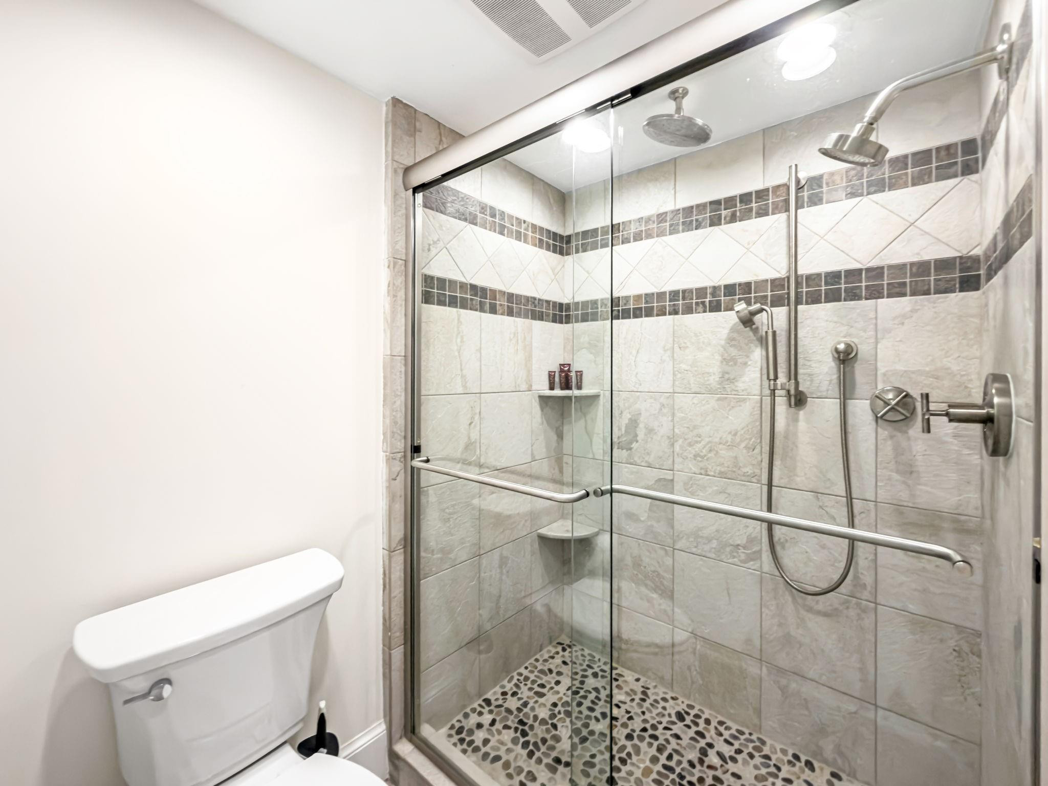 2301 NE 36th Street 202