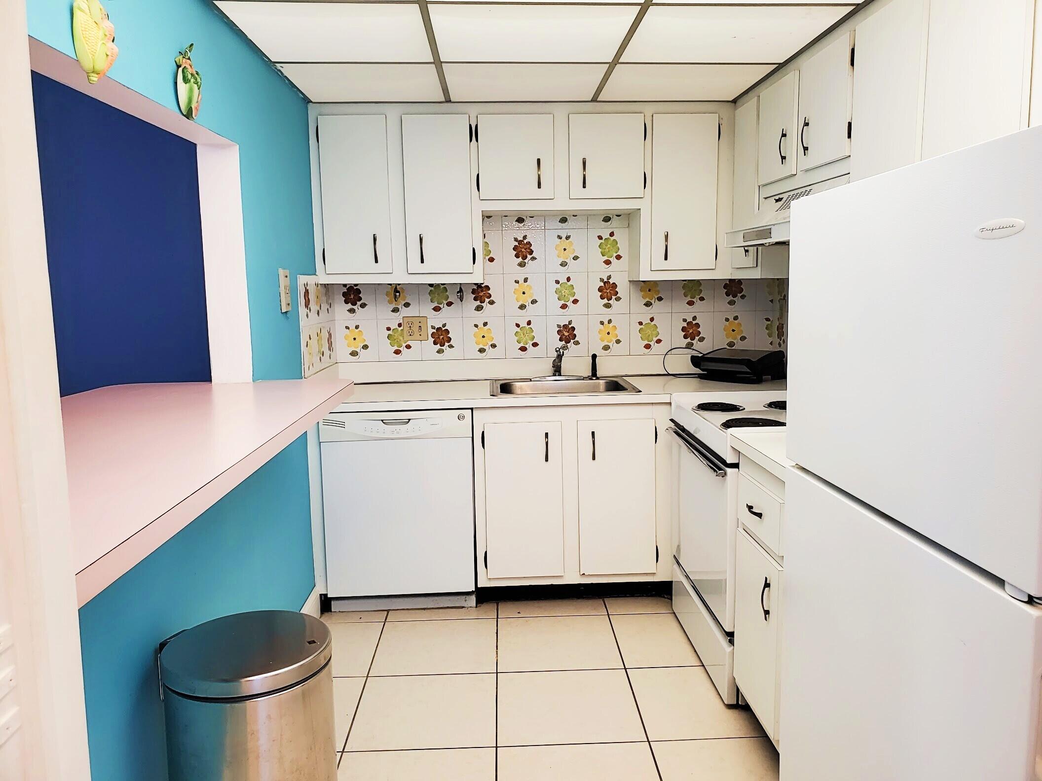 4156 Inverrary Drive 305