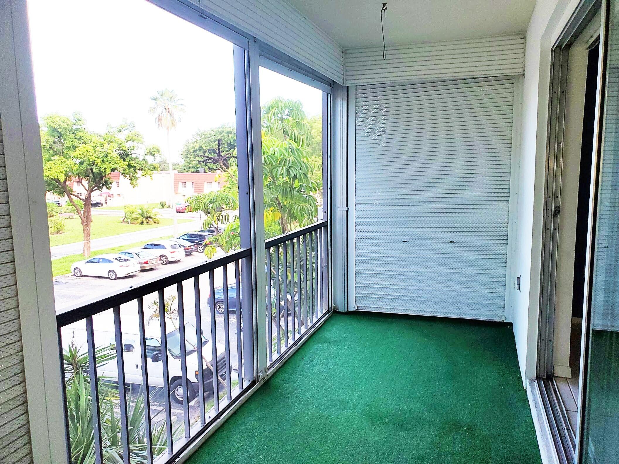 4156 Inverrary Drive 305