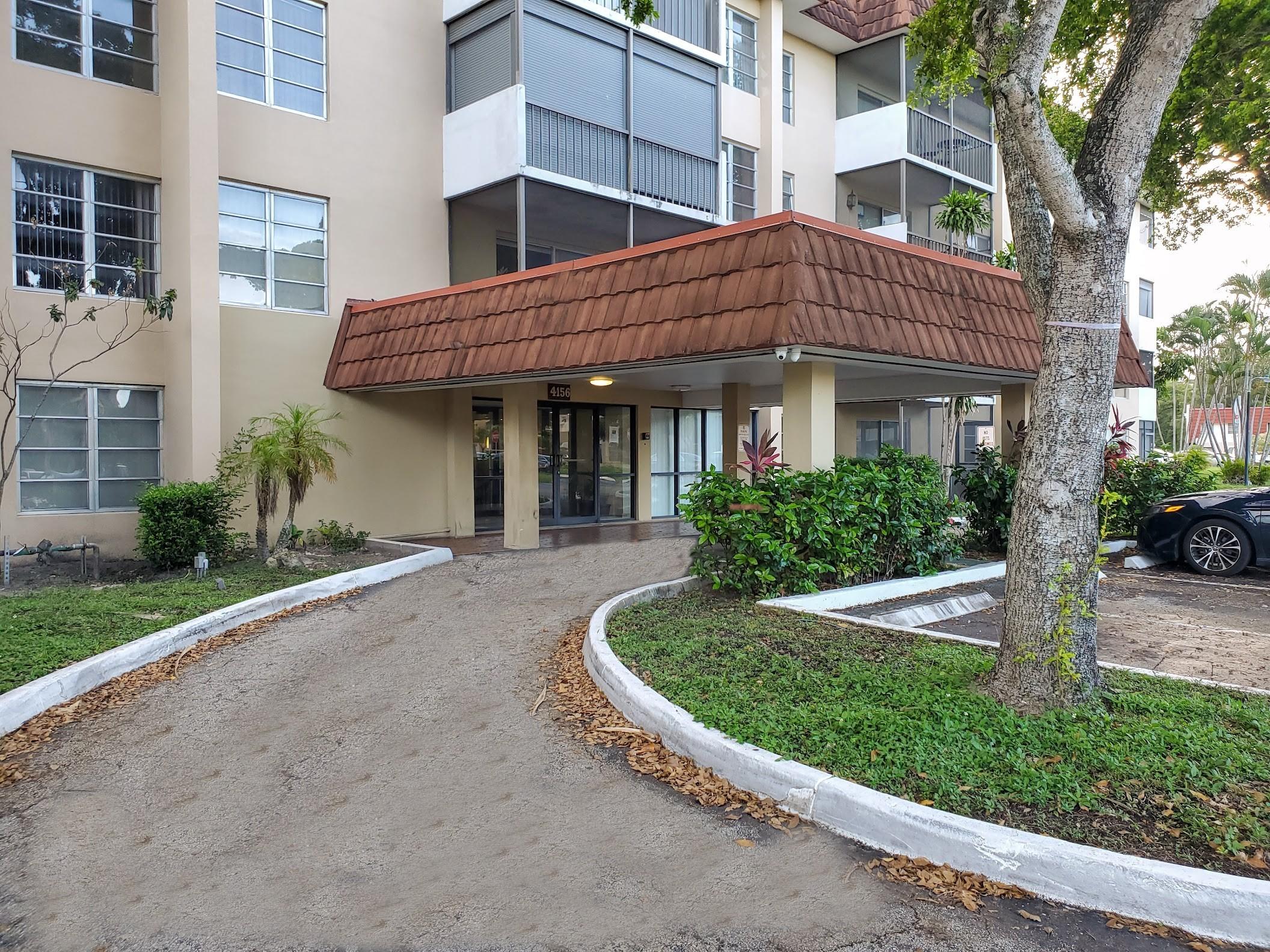 4156 Inverrary Drive 305