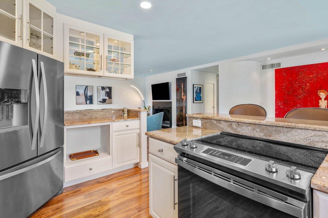 815 Palm Trail 1