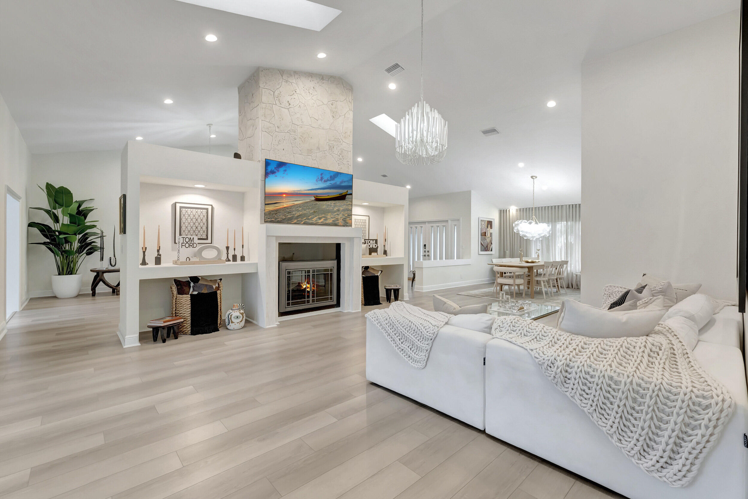 4085 Georges Way