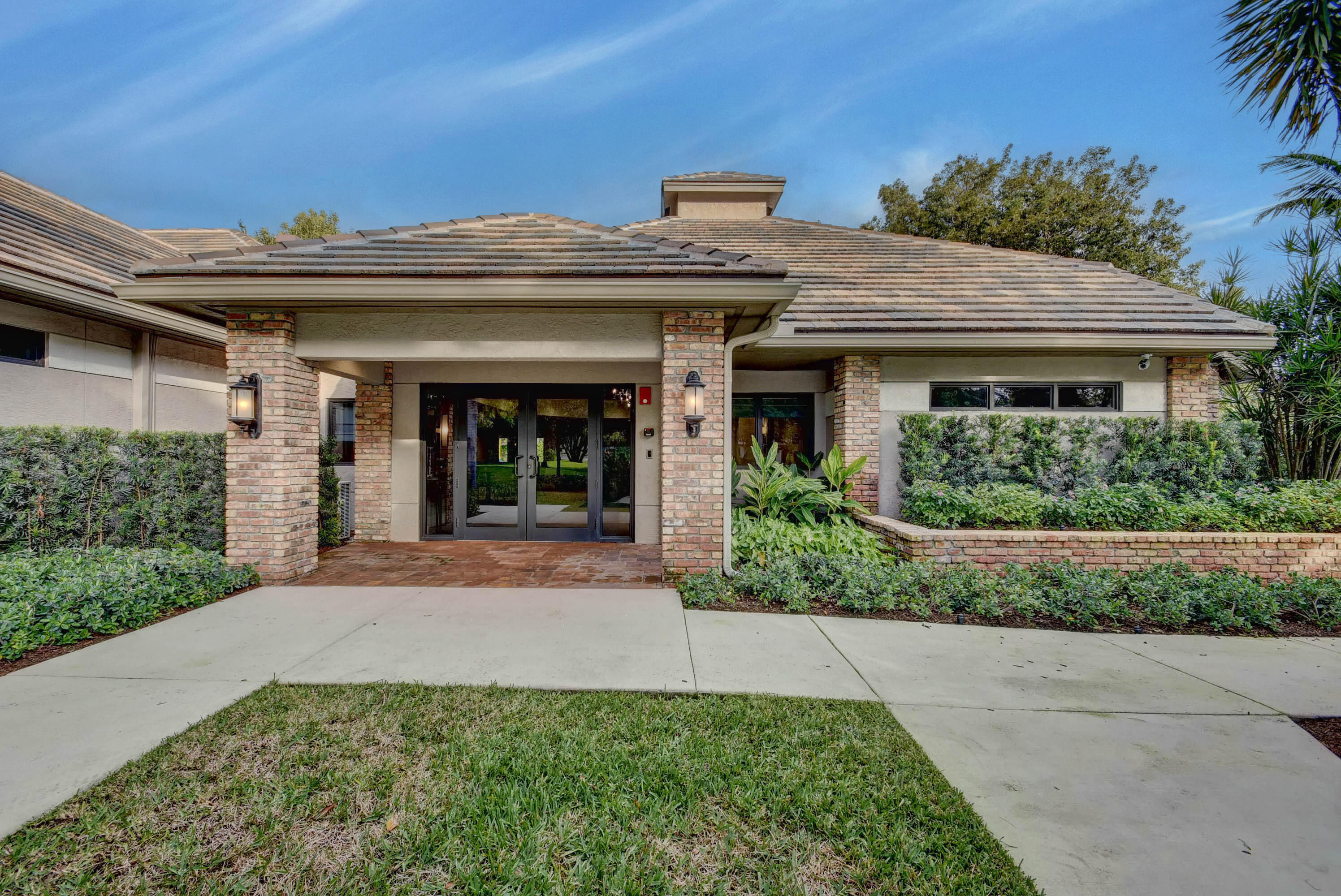 4409 Woodfield Boulevard