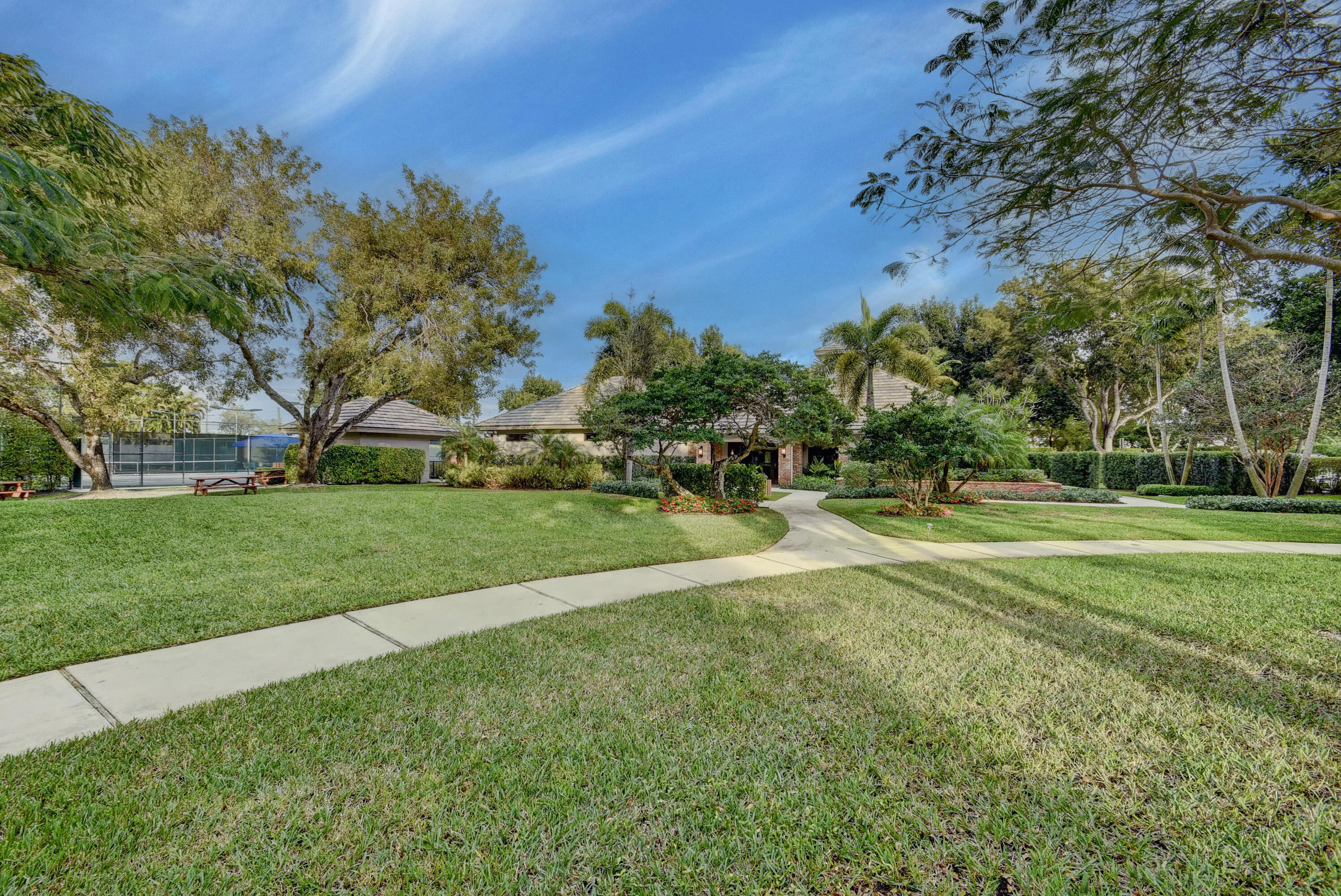 4409 Woodfield Boulevard