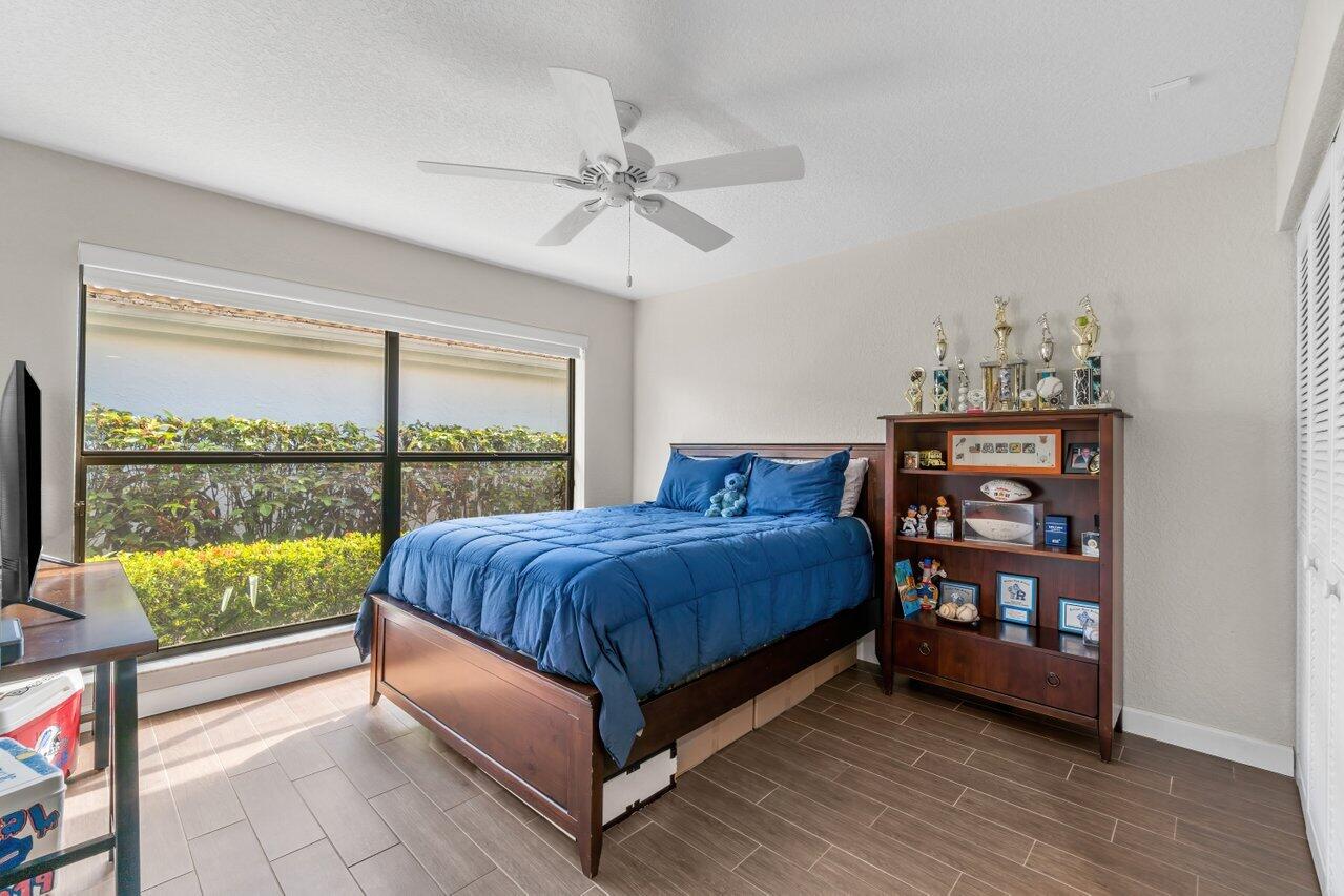 11123 Highland Circle