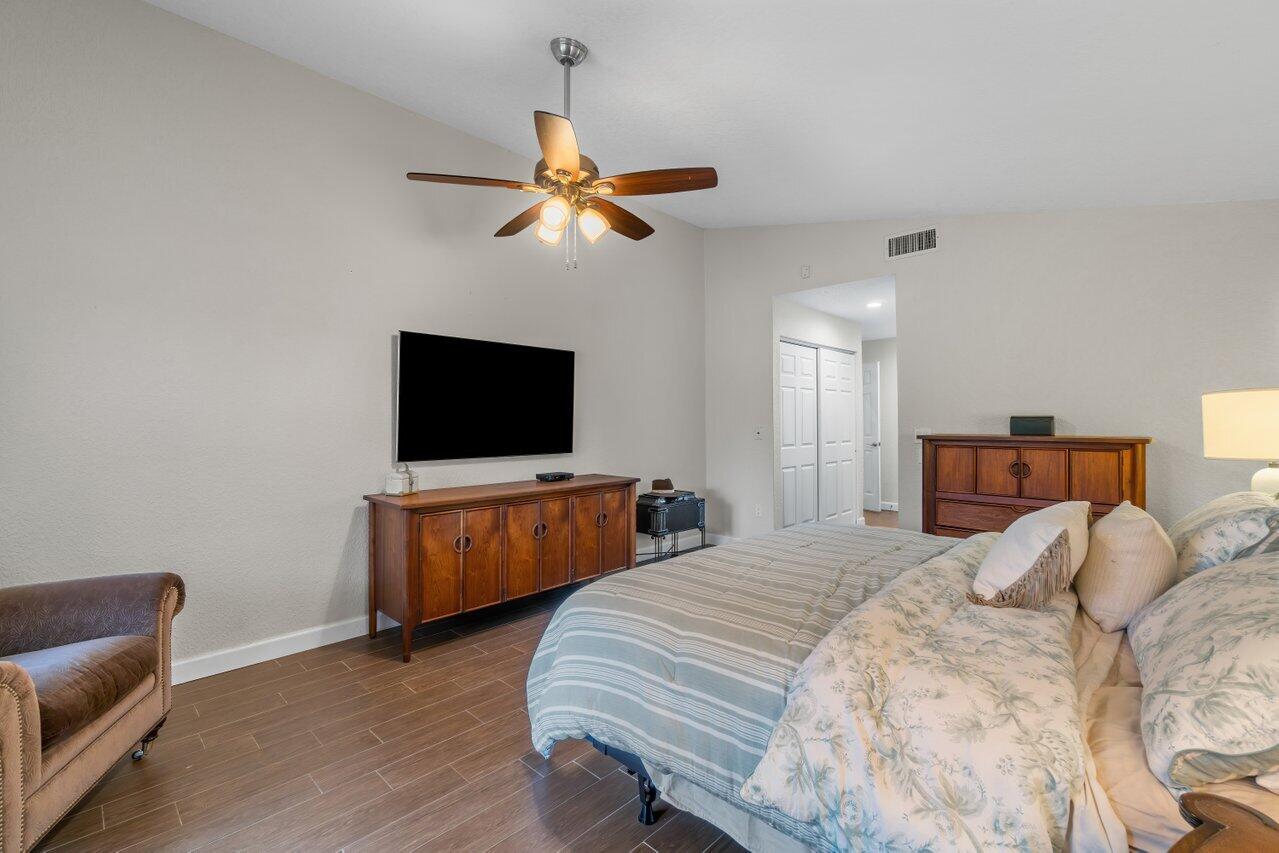 11123 Highland Circle