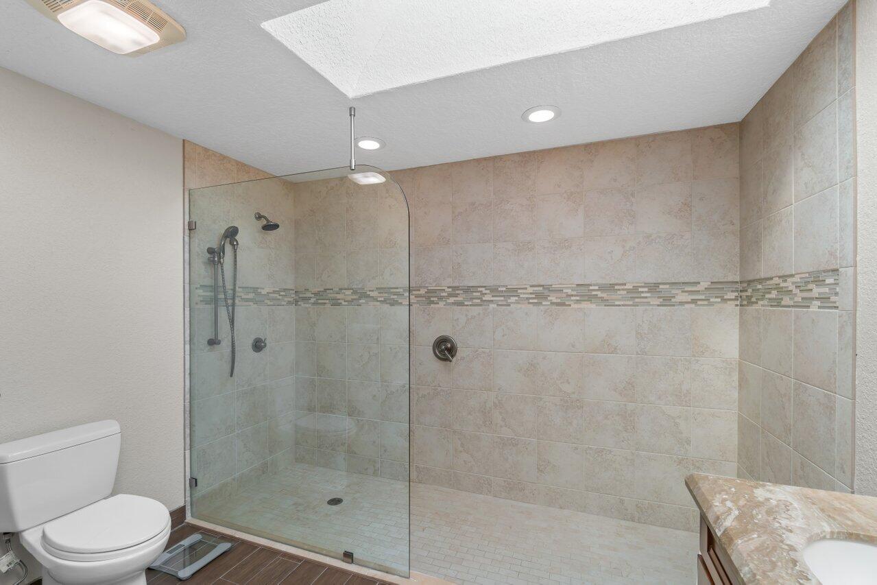 11123 Highland Circle