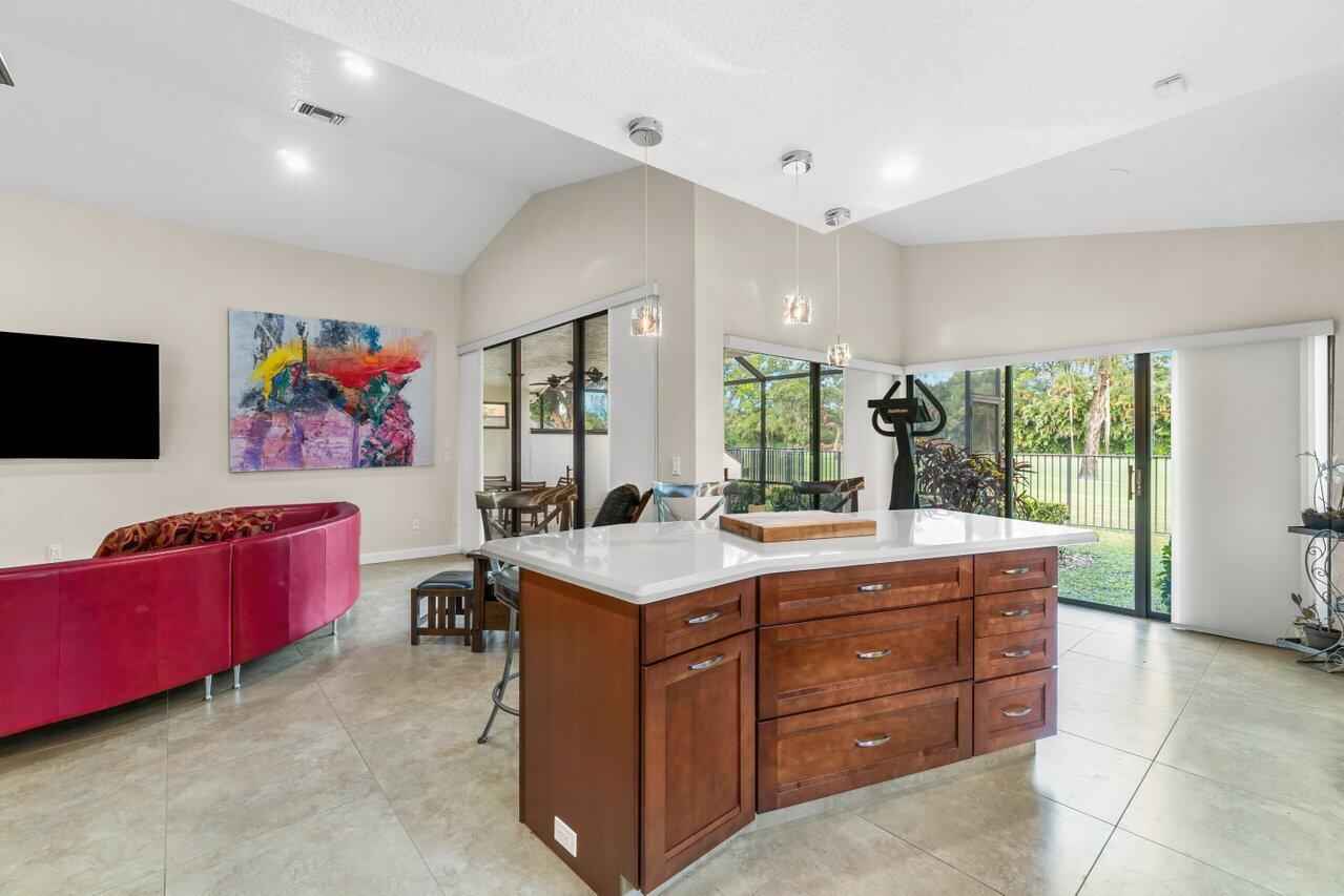 11123 Highland Circle