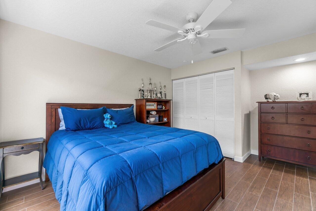 11123 Highland Circle