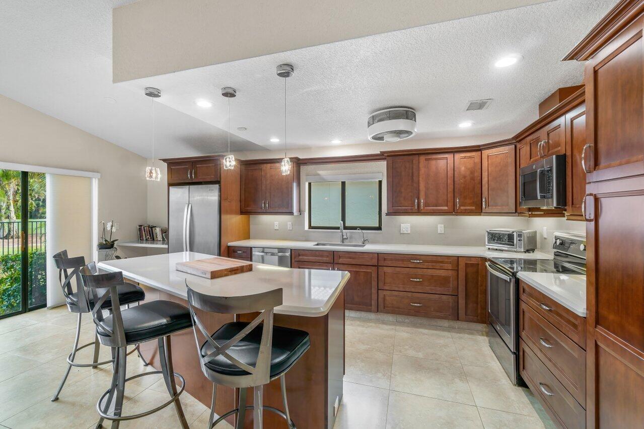 11123 Highland Circle