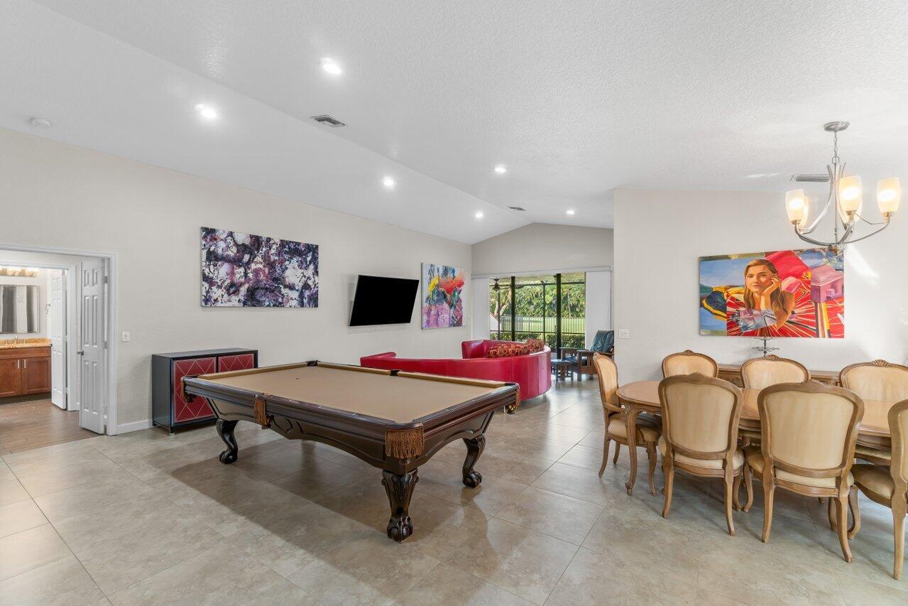 11123 Highland Circle