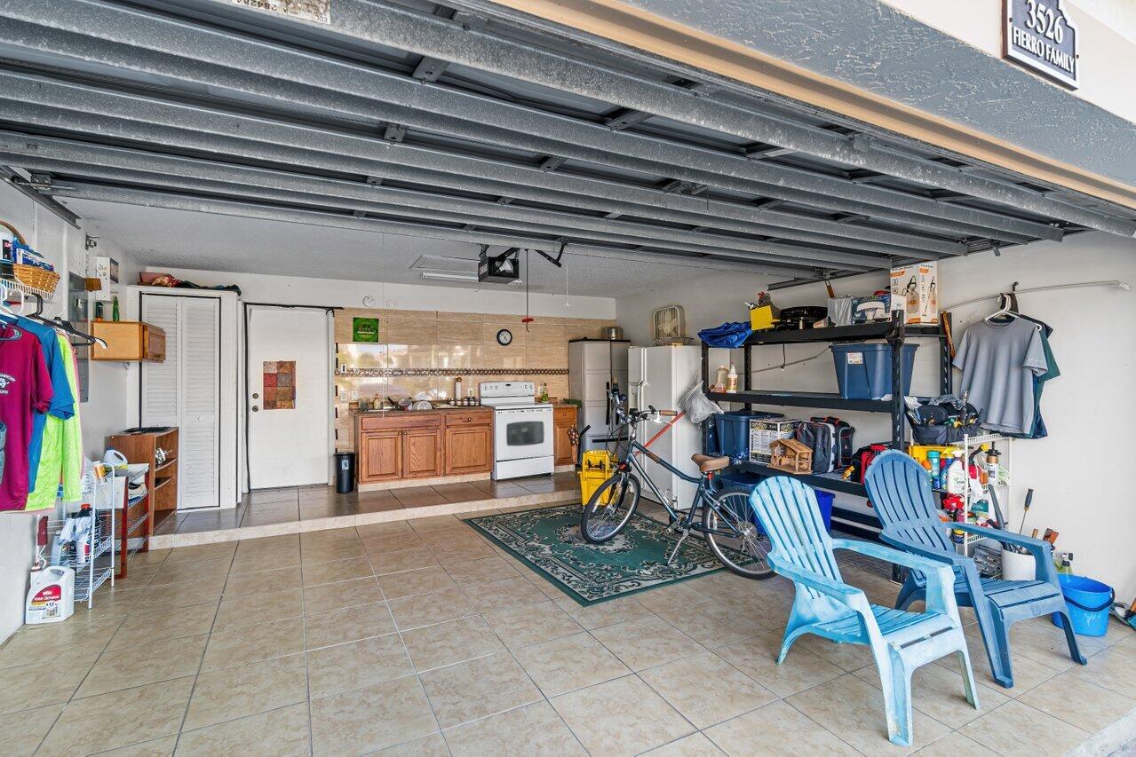 3526 Chesapeake Circle