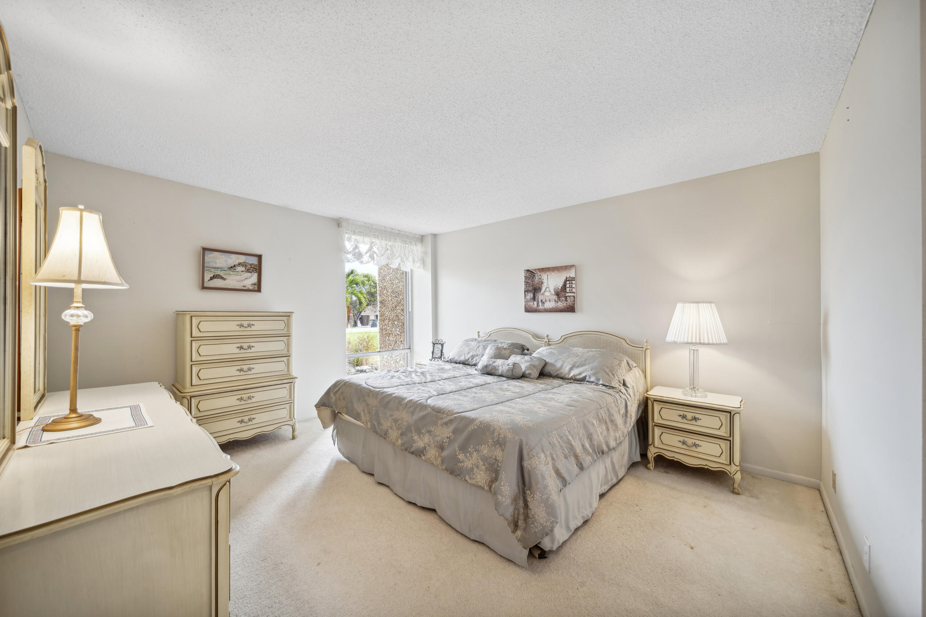 555 NW 4th Avenue 1240