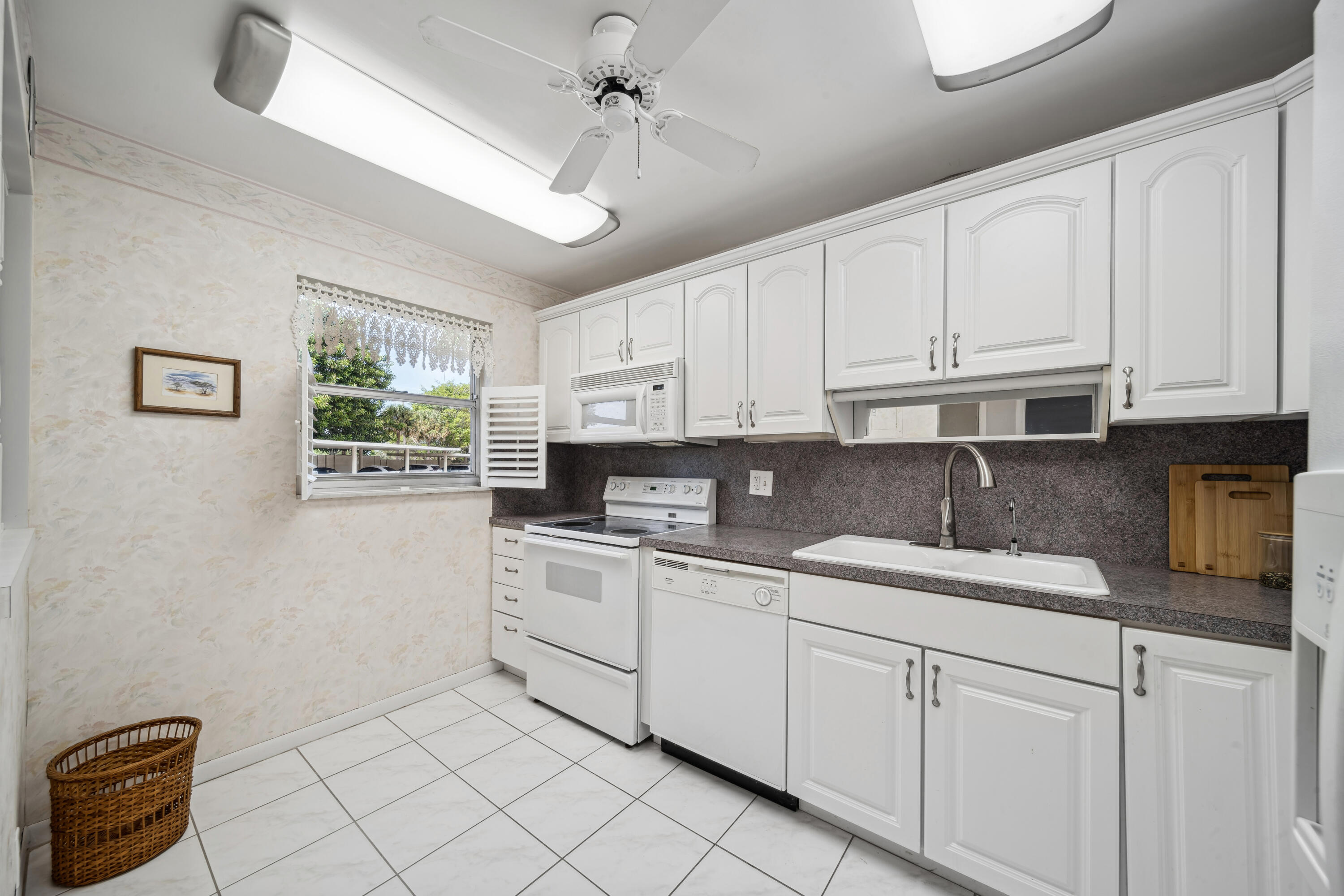 555 NW 4th Avenue 1240