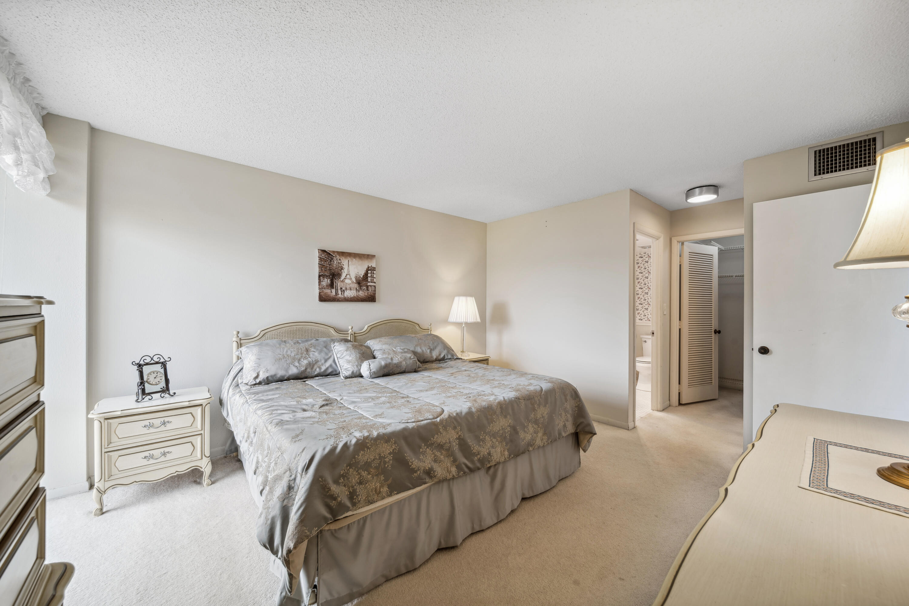 555 NW 4th Avenue 1240