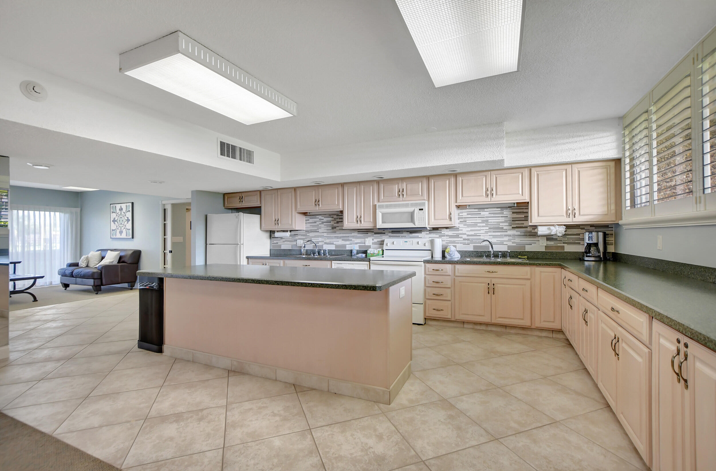 555 NW 4th Avenue 1240