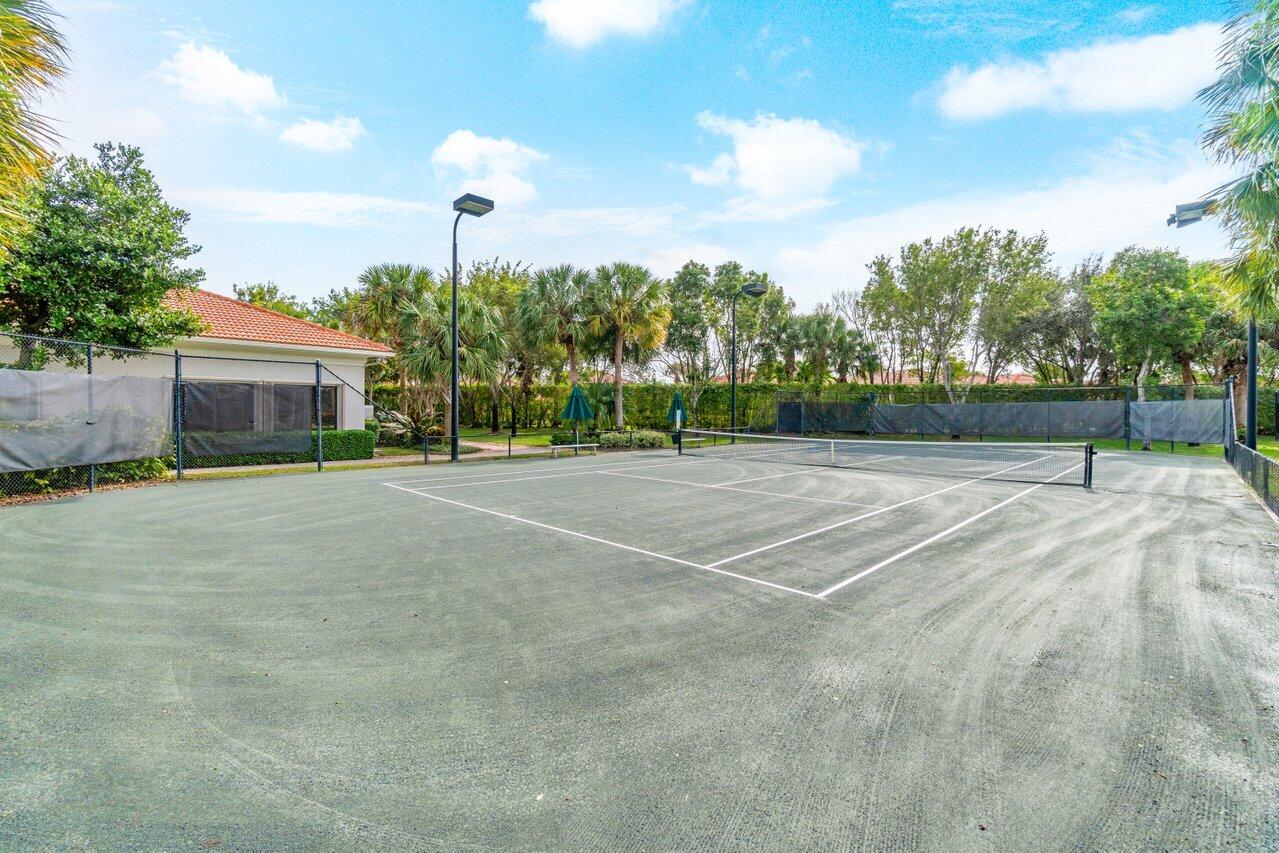 9726 Isles Cay Drive