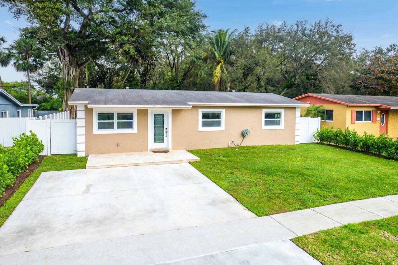 4979 SW 4th Street