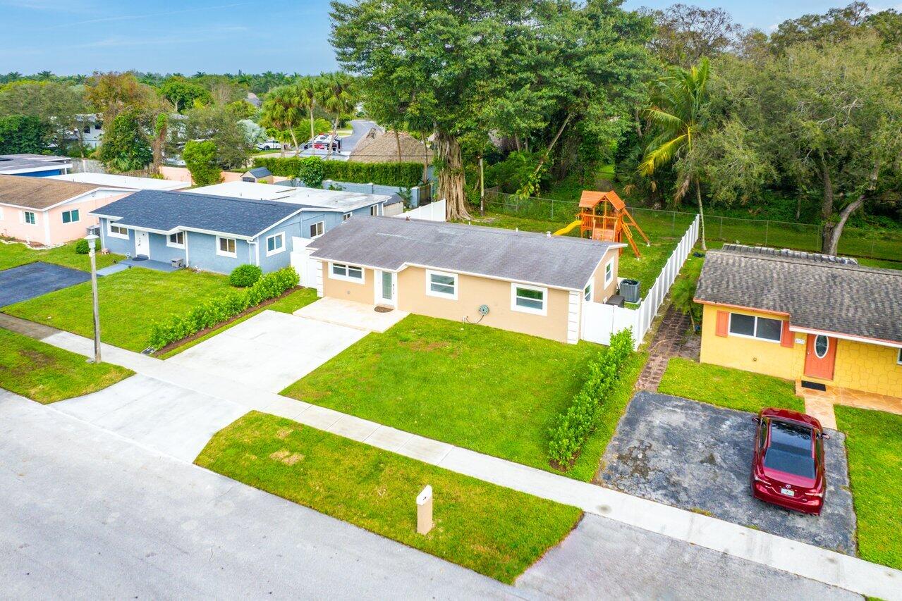 4979 SW 4th Street