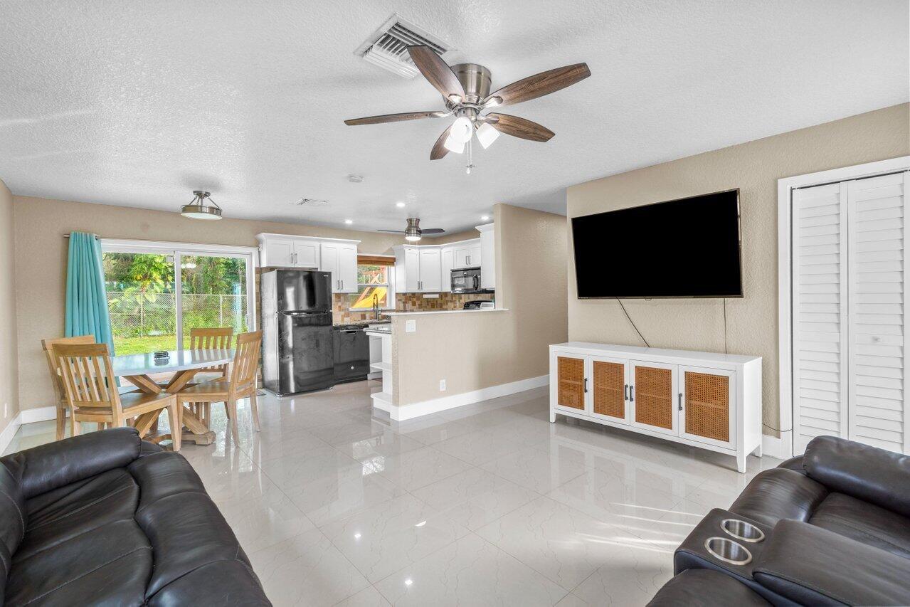 4979 SW 4th Street