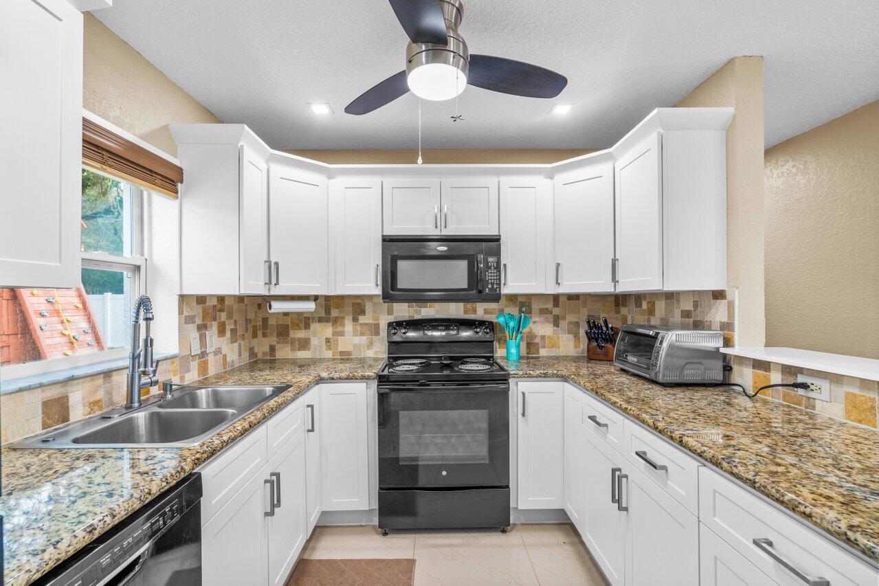 4979 SW 4th Street