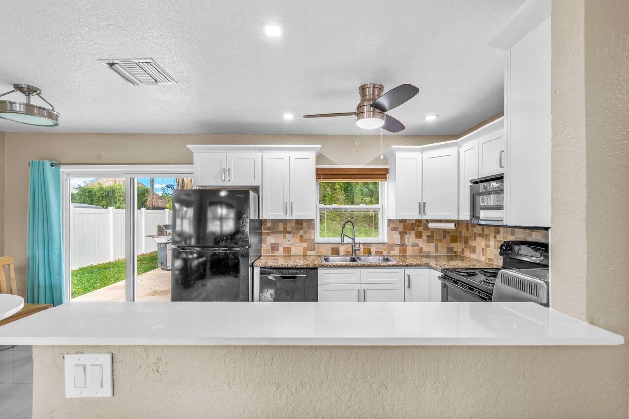 4979 SW 4th Street