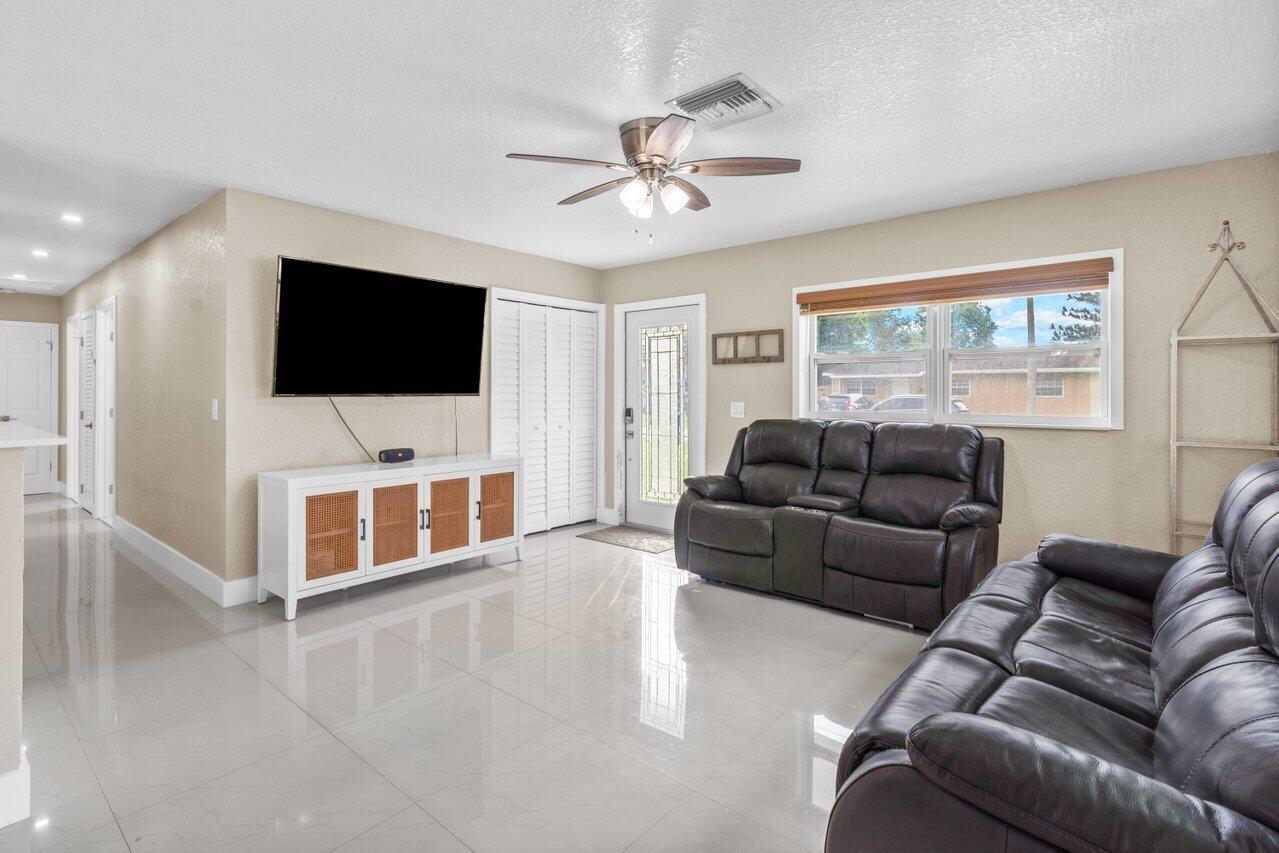 4979 SW 4th Street