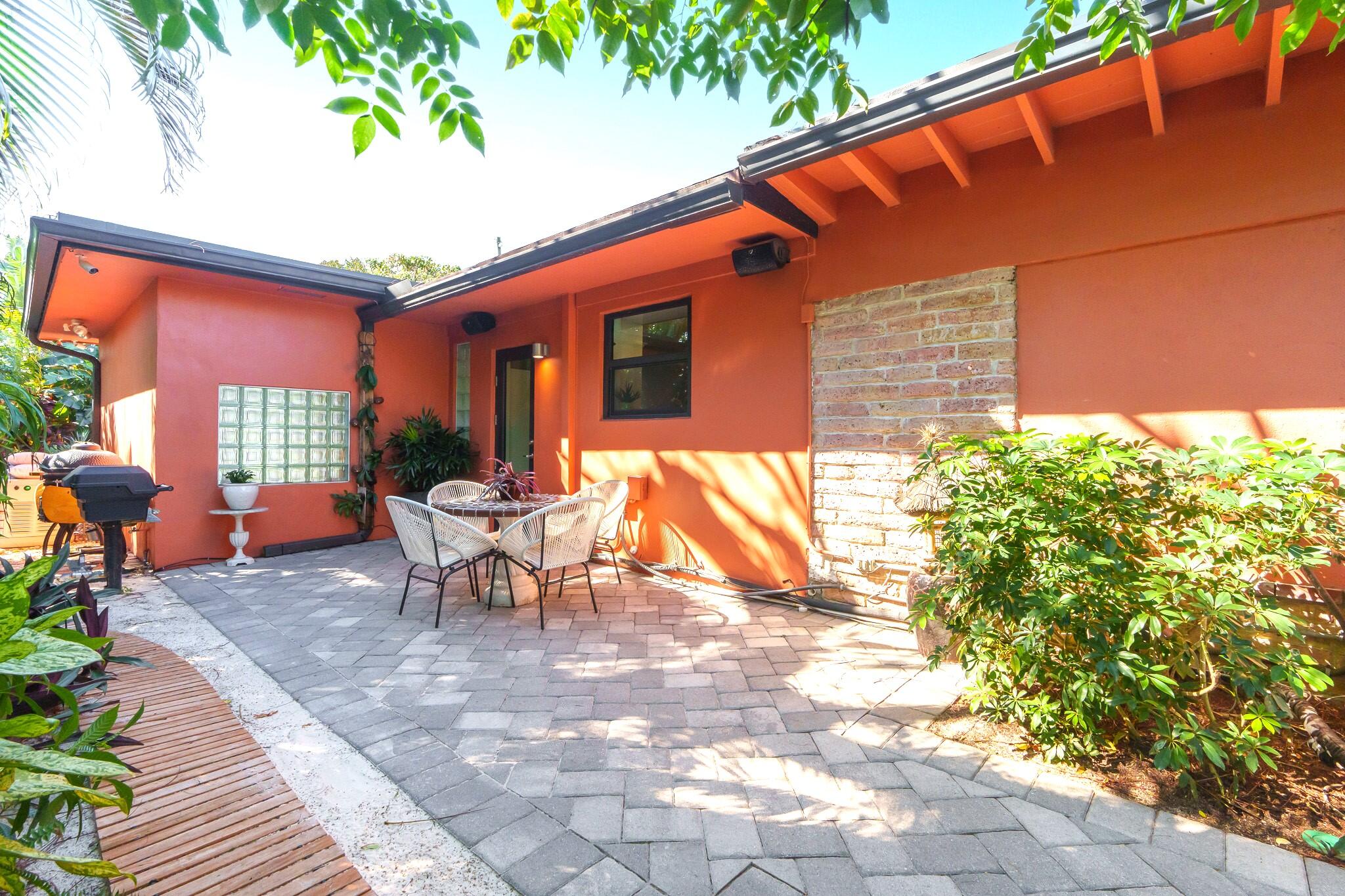 202 NE 5th Terrace