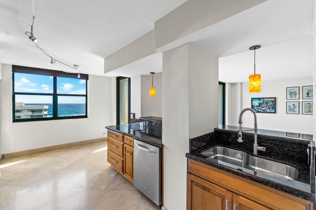 4600 S Ocean Boulevard, 1103
