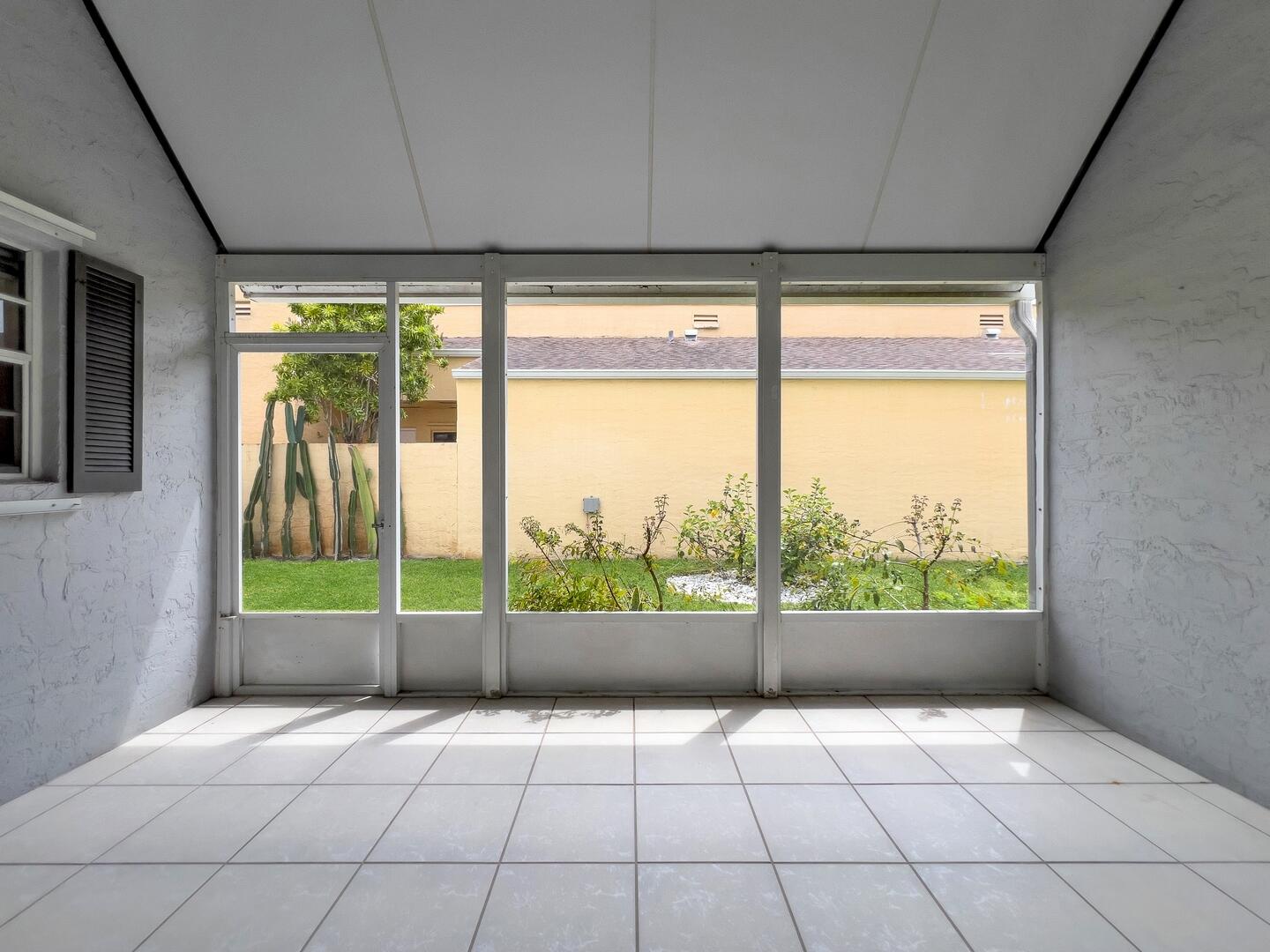 800 NW 22nd Court